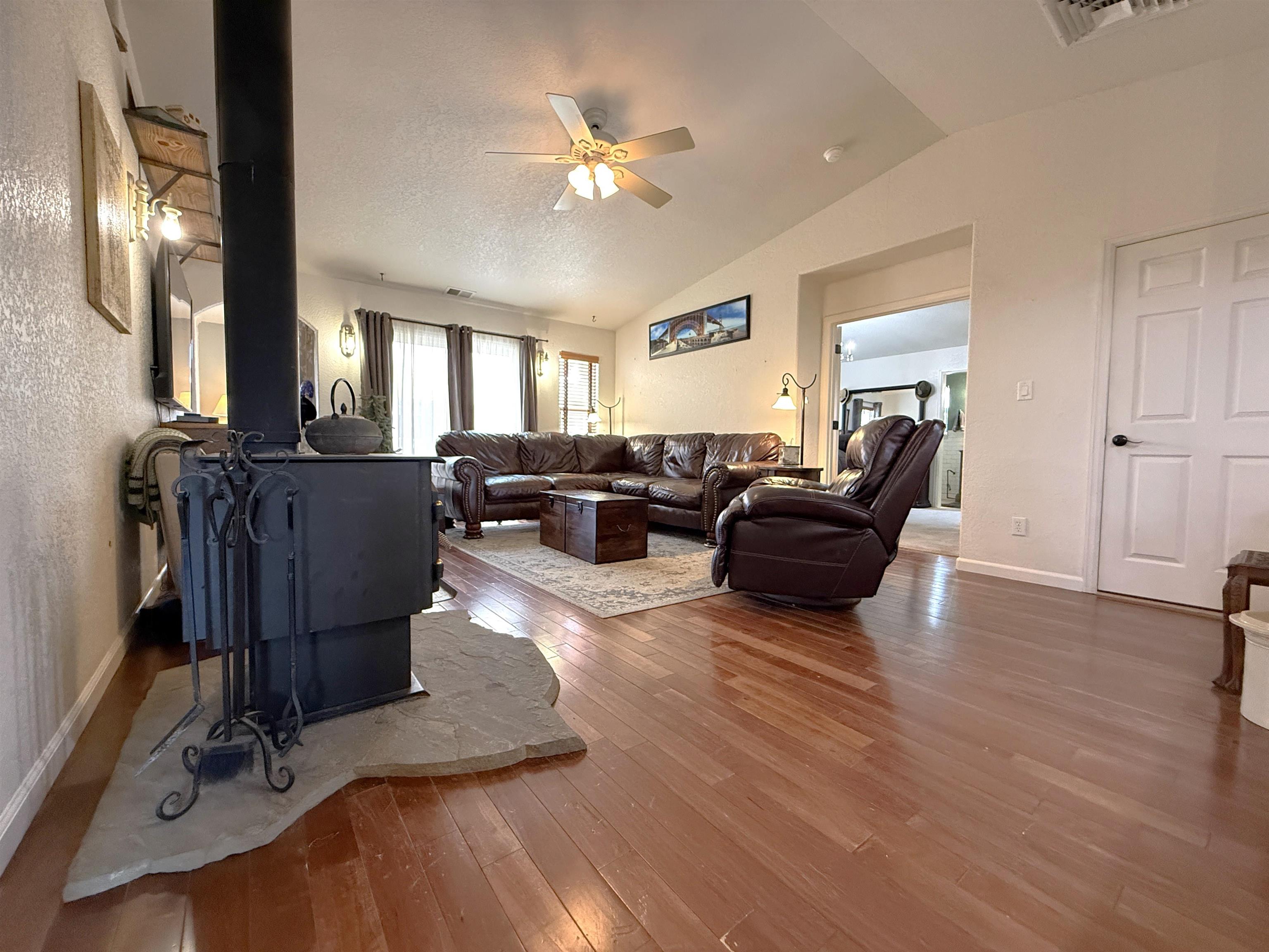 1137 Wolf Creek Court Property Photo 6