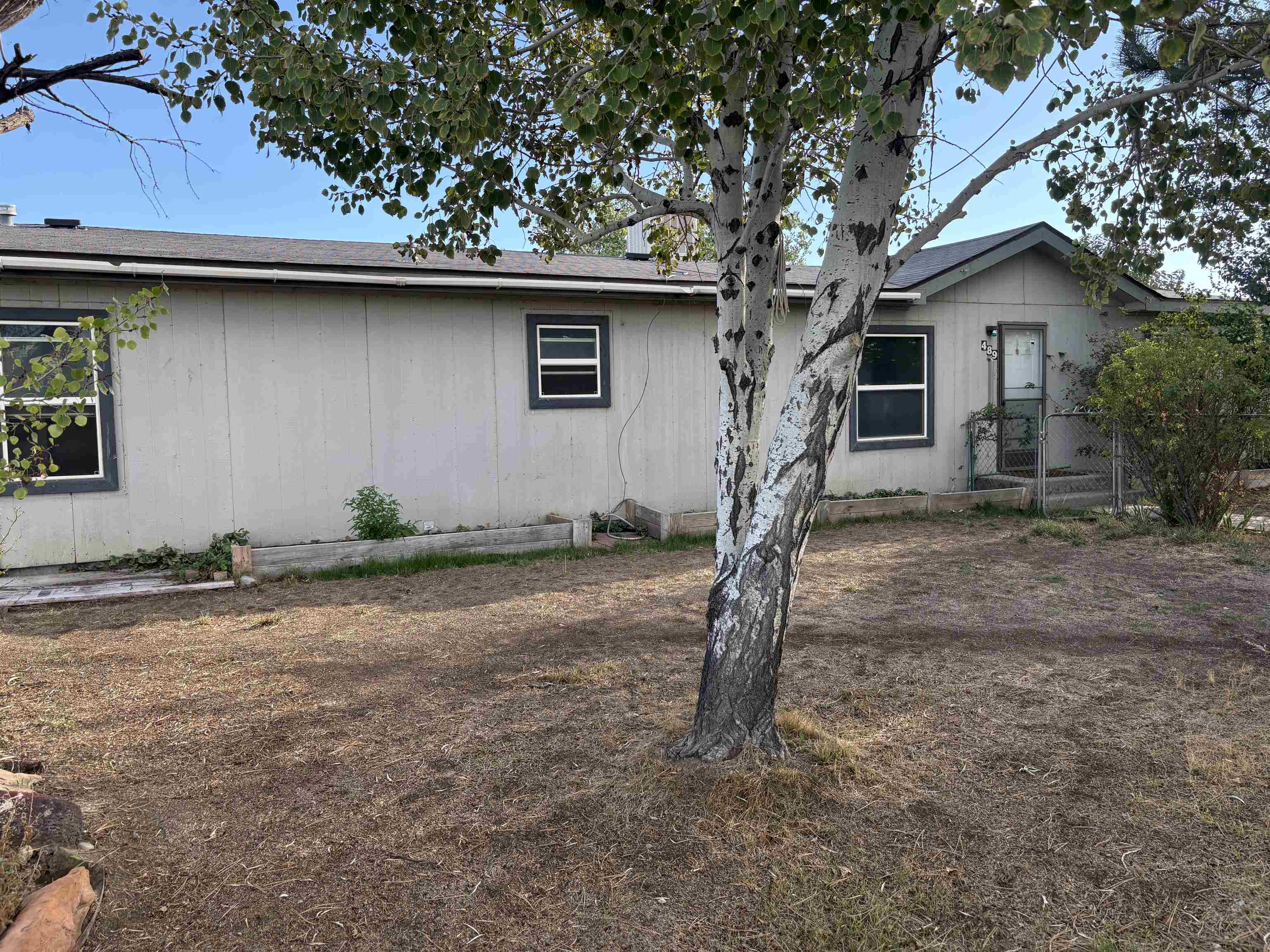 489 E Niagara Circle Property Photo 2