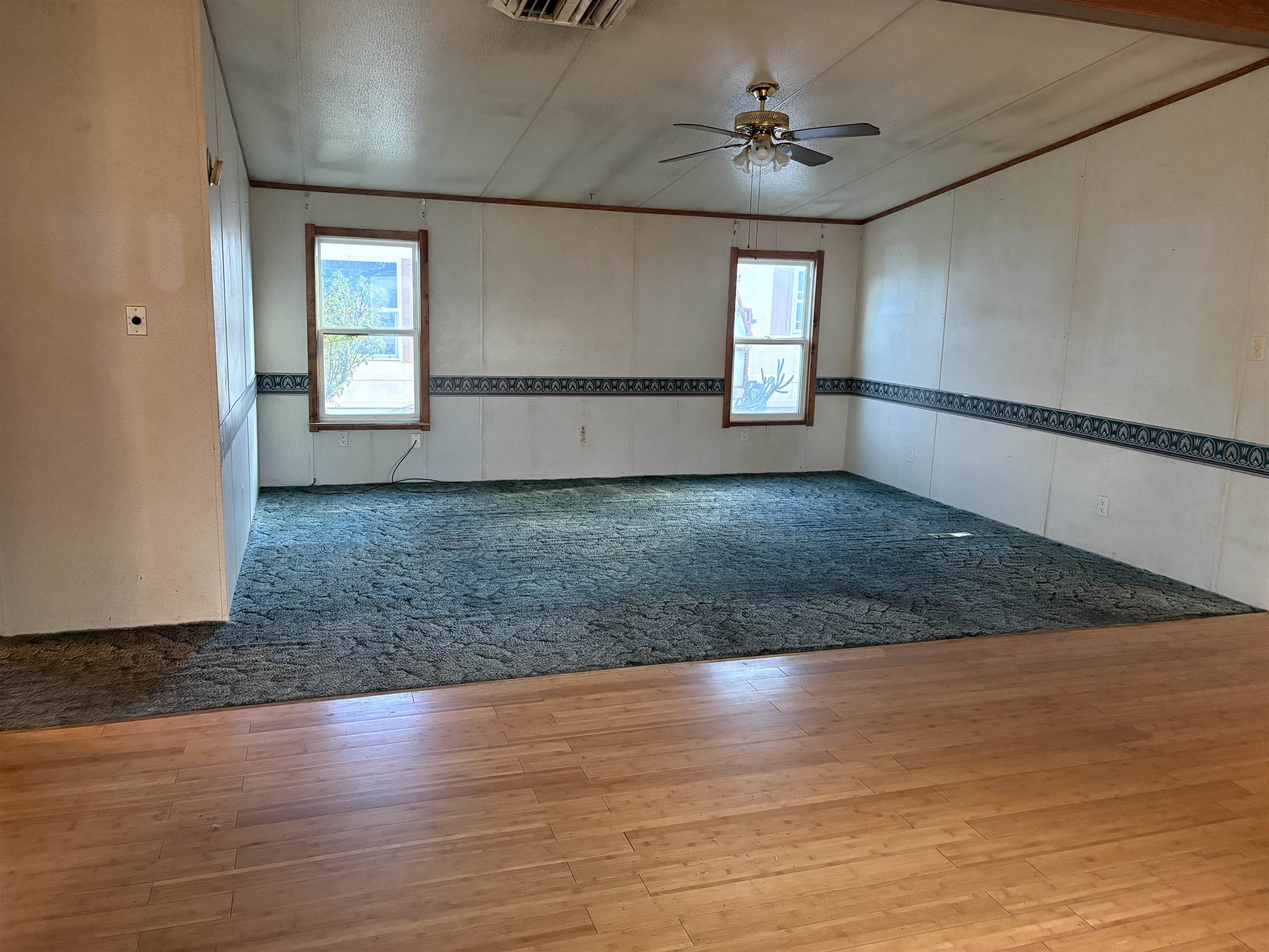 489 E Niagara Circle Property Photo 8