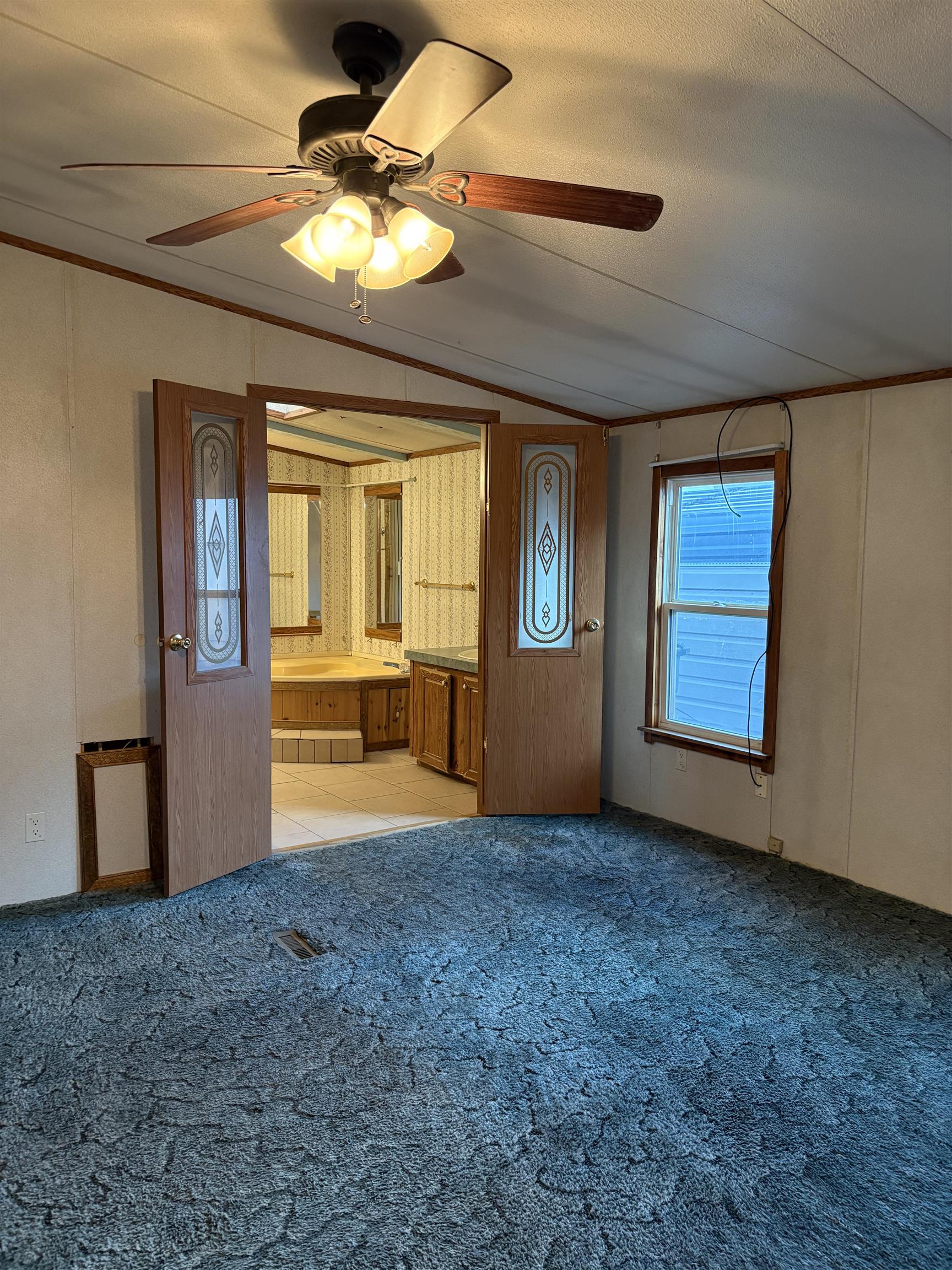 489 E Niagara Circle Property Photo 9
