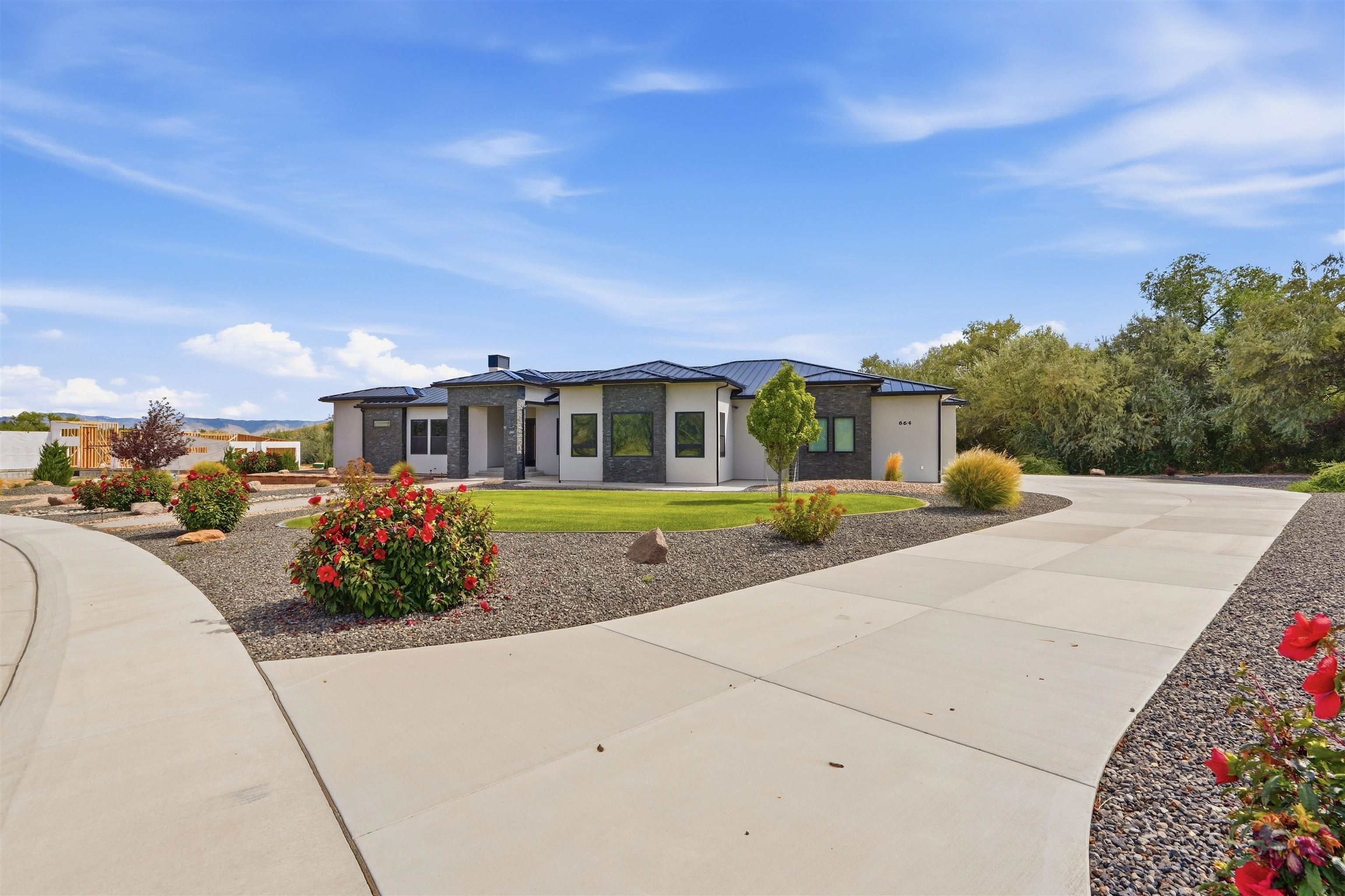 664 Ellen Drive Property Photo 8