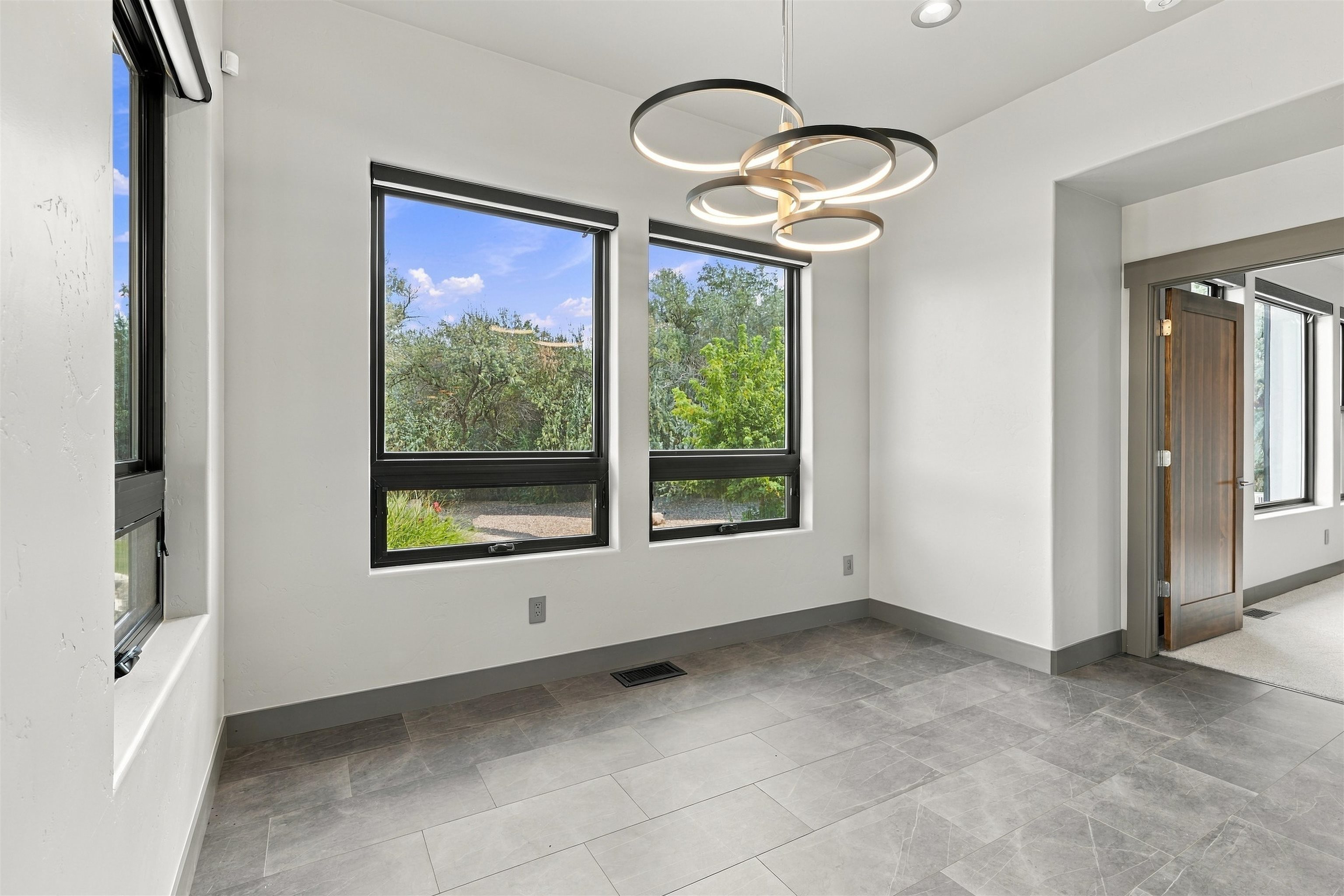 664 Ellen Drive Property Photo 11