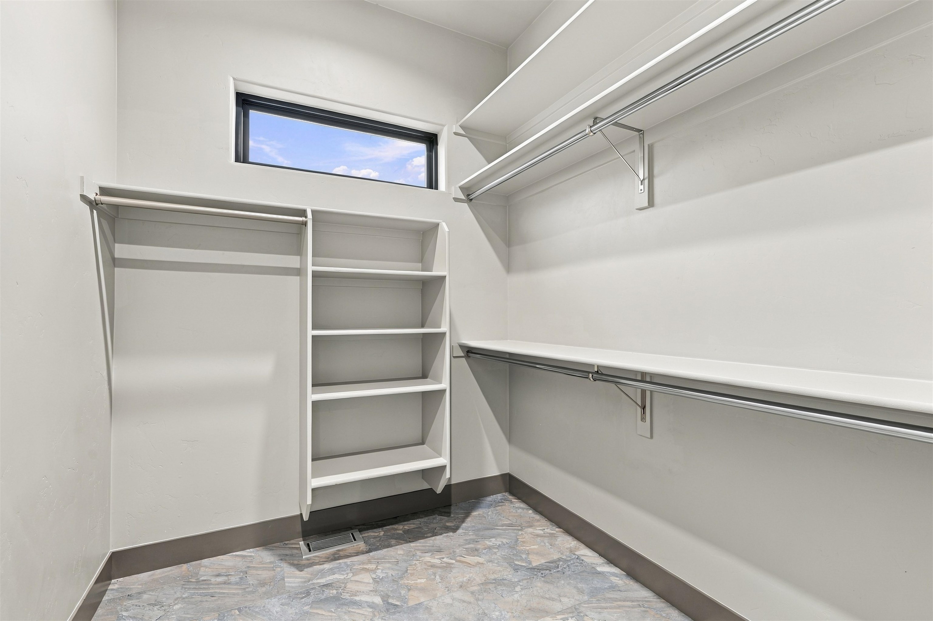 664 Ellen Drive Property Photo 28