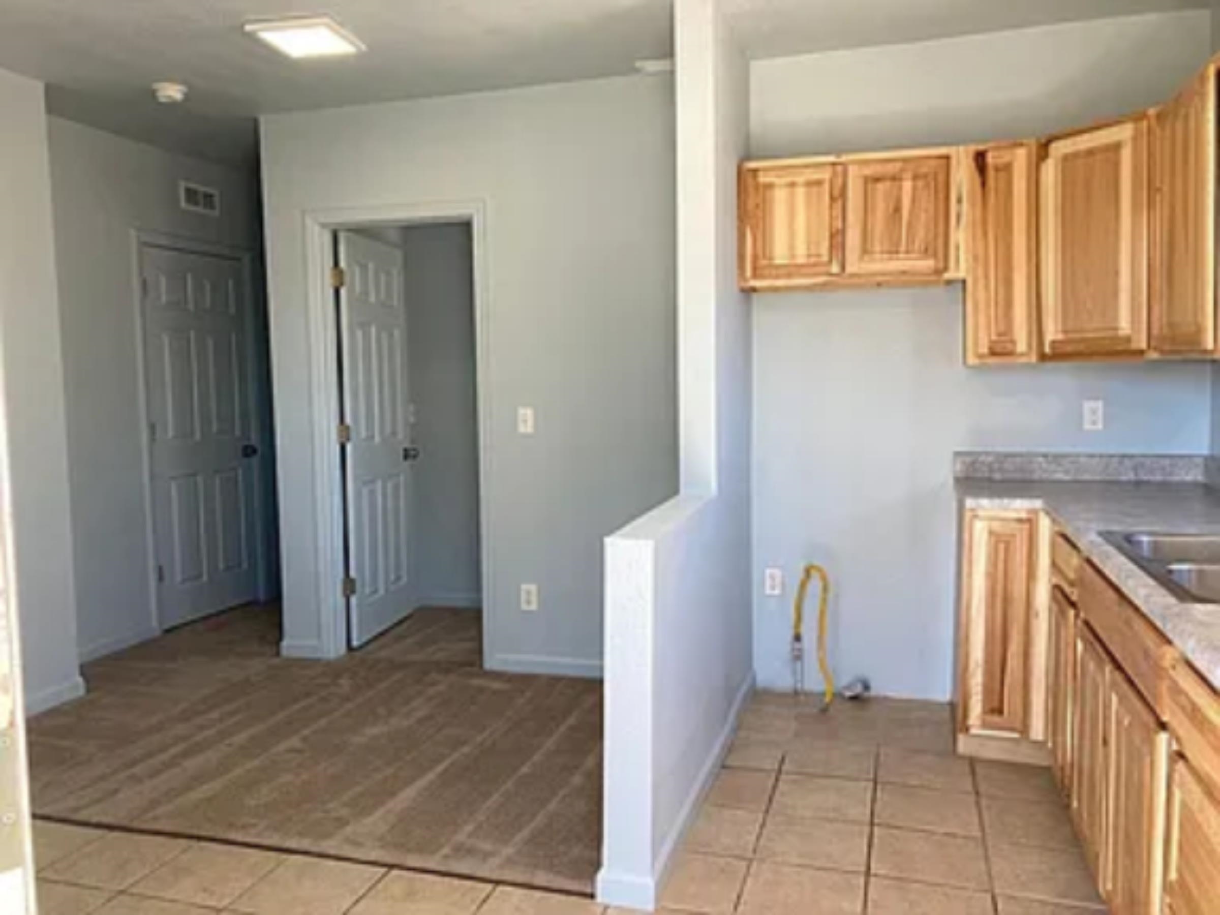 421 W 3rd Street Property Photo 2