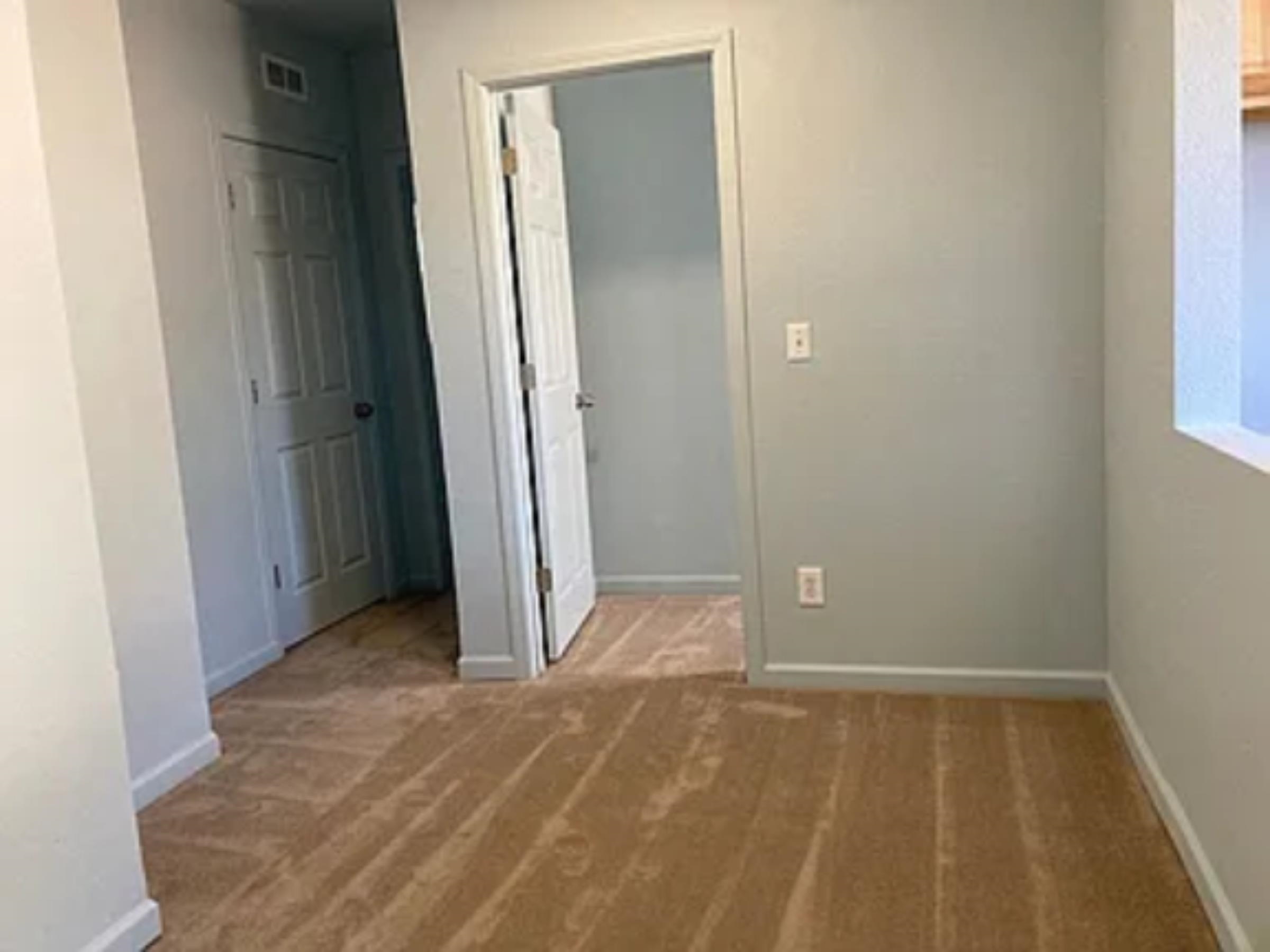 421 W 3rd Street Property Photo 8