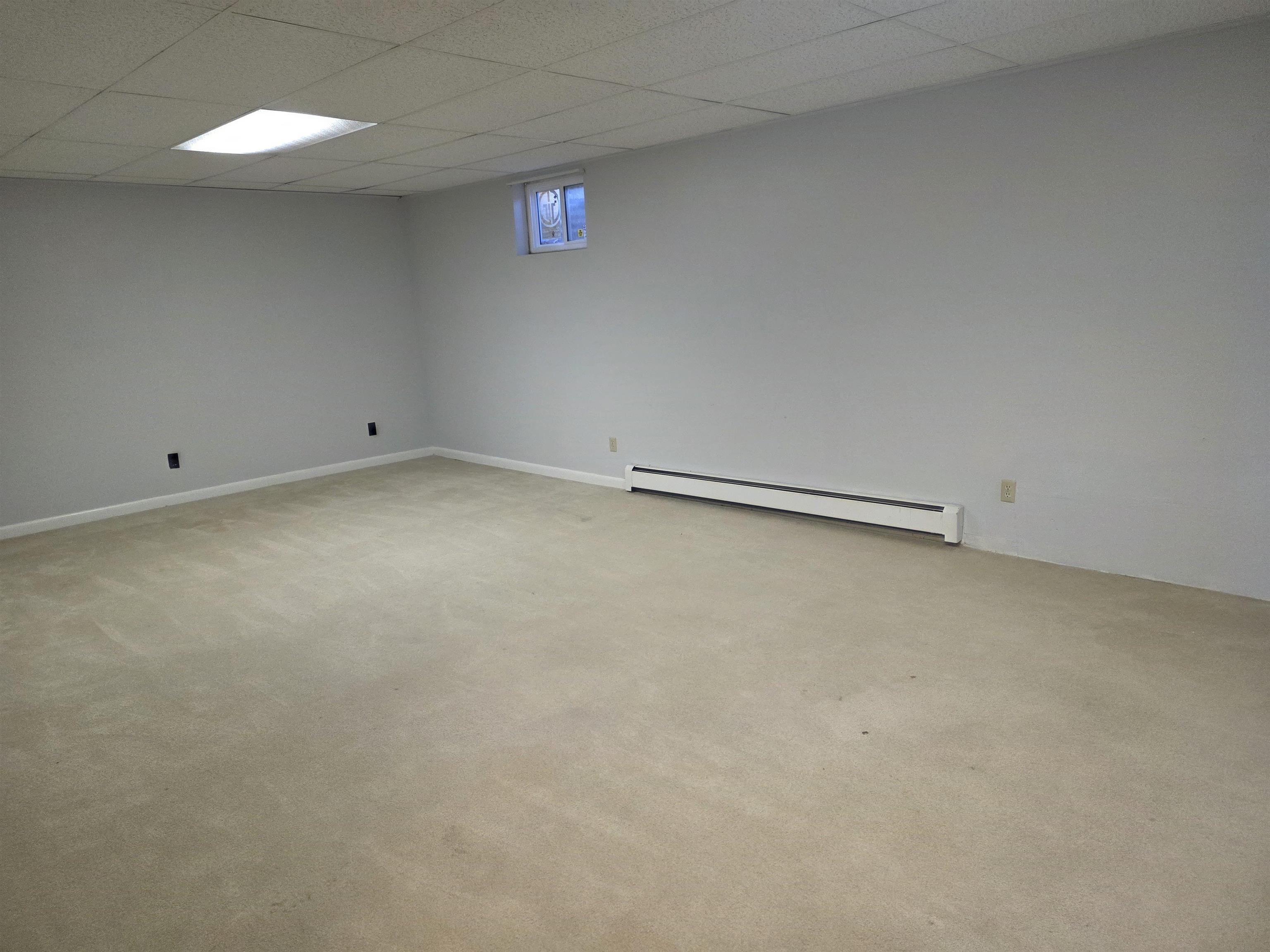 952 Green Street Property Photo 7