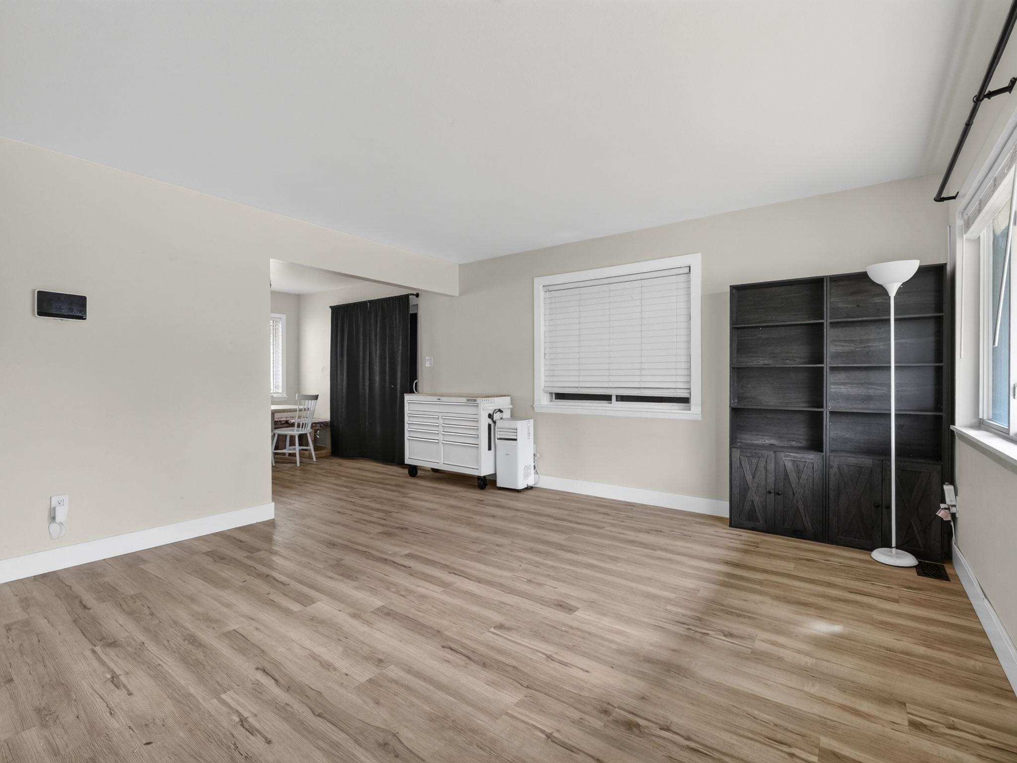 310 Zuni Drive Property Photo 6