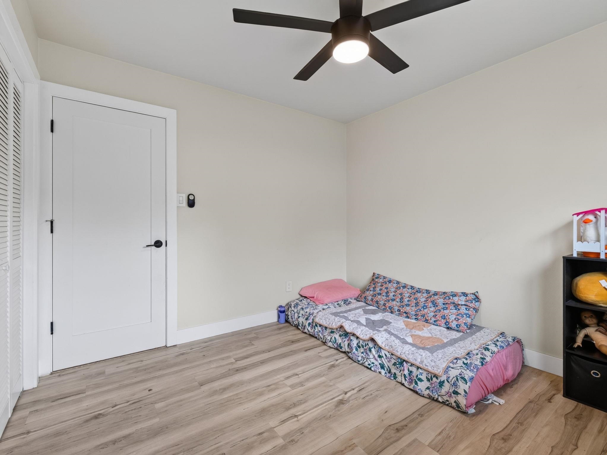310 Zuni Drive Property Photo 13