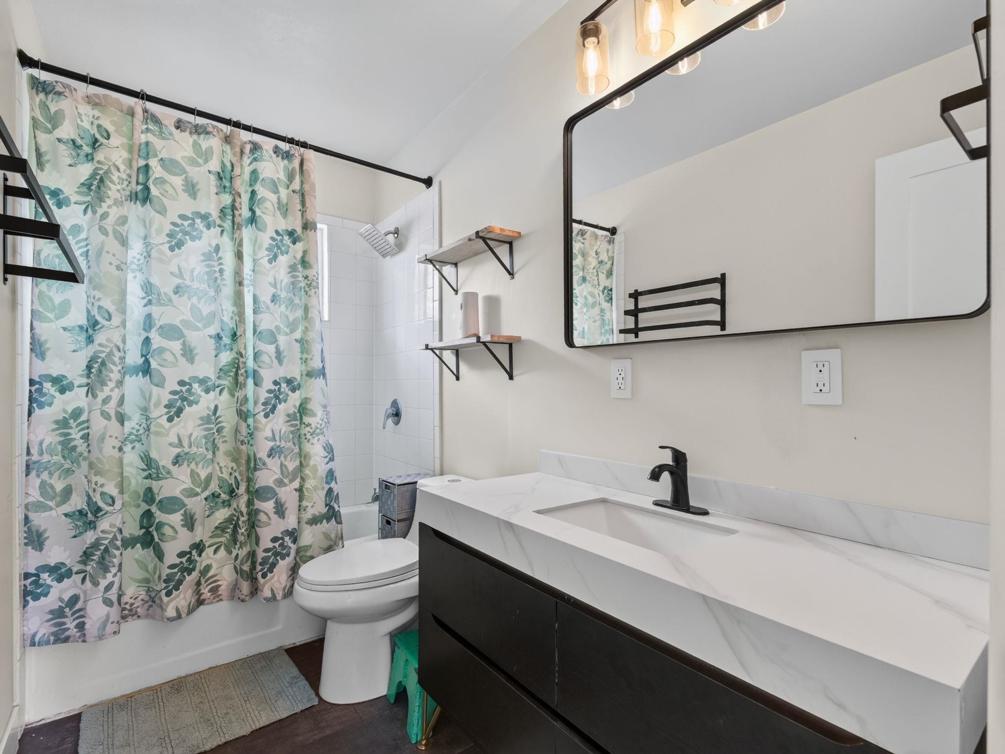 310 Zuni Drive Property Photo 15