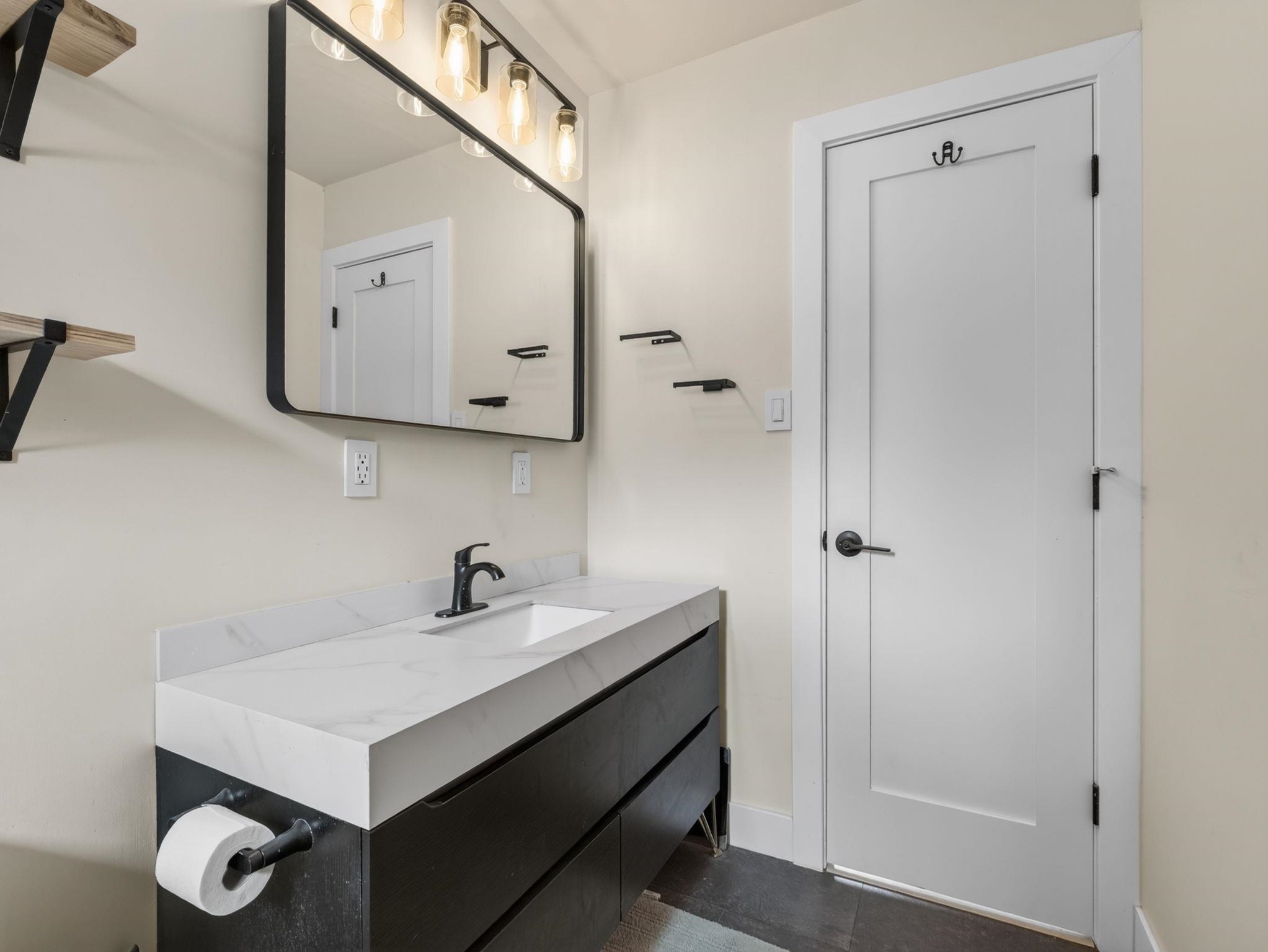 310 Zuni Drive Property Photo 17