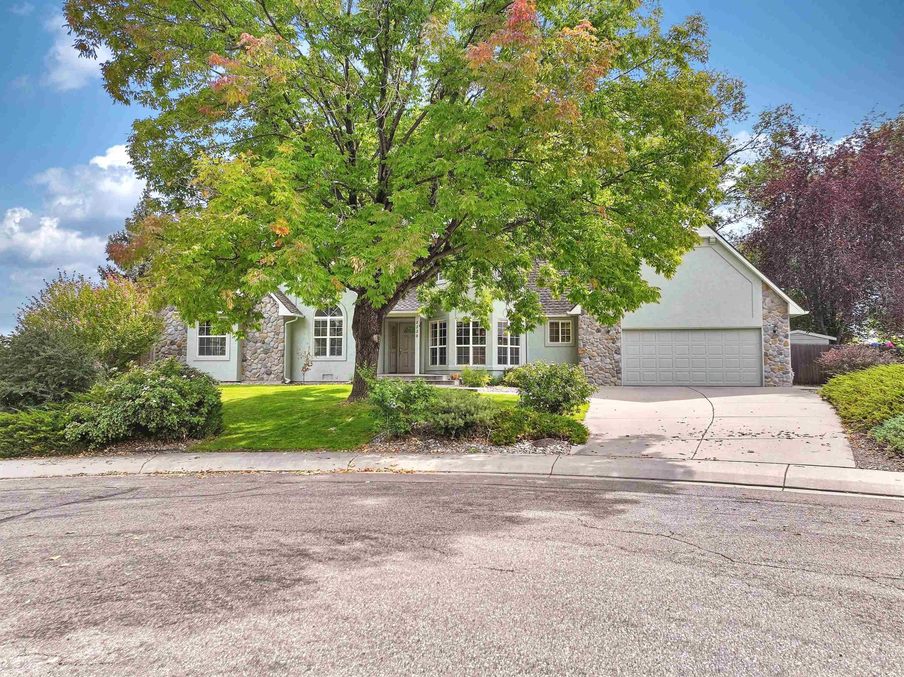 2330 Wren Court Property Photo 1