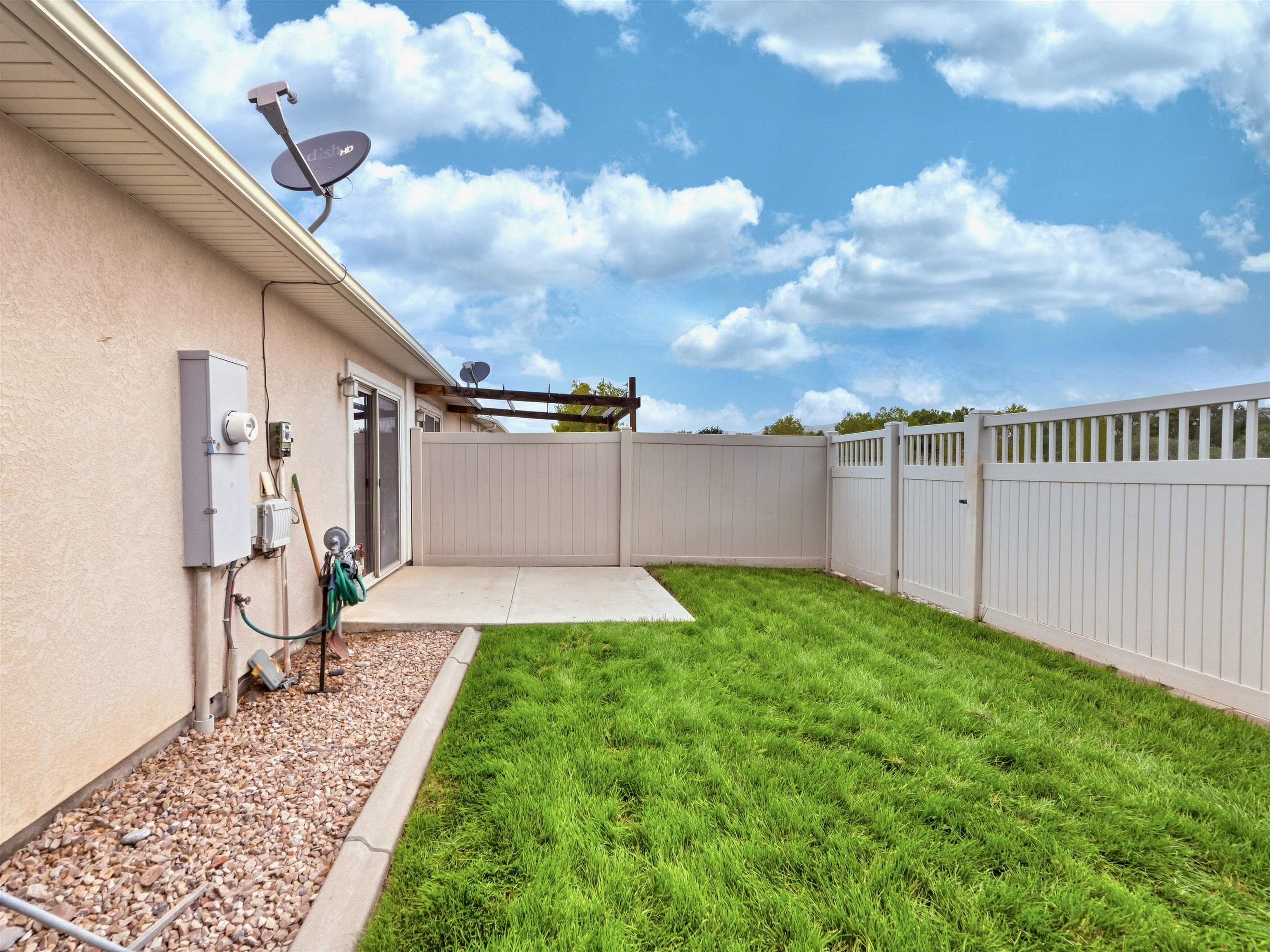 576 1/2 Belhaven Way Property Photo 3