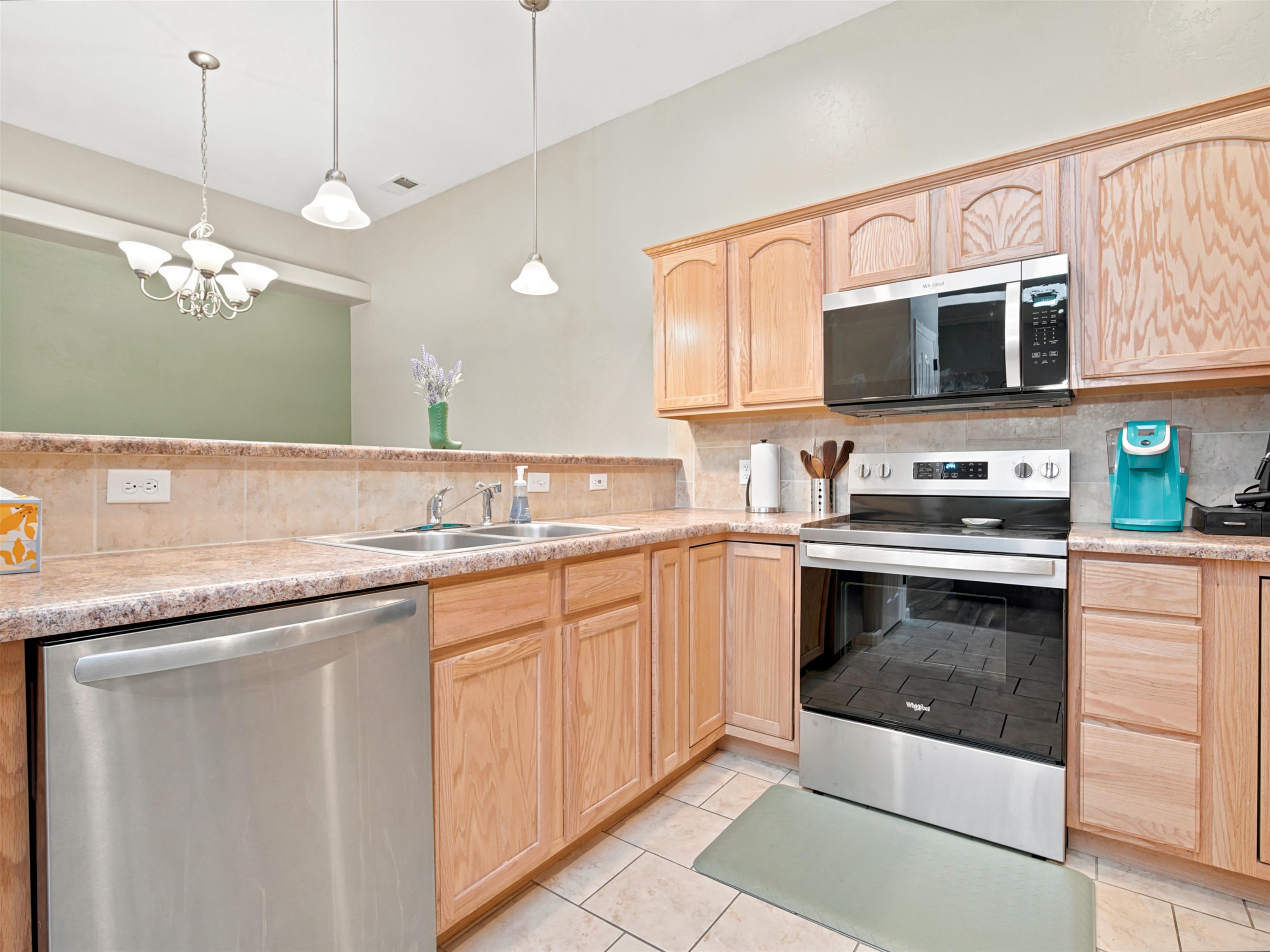 576 1/2 Belhaven Way Property Photo 4
