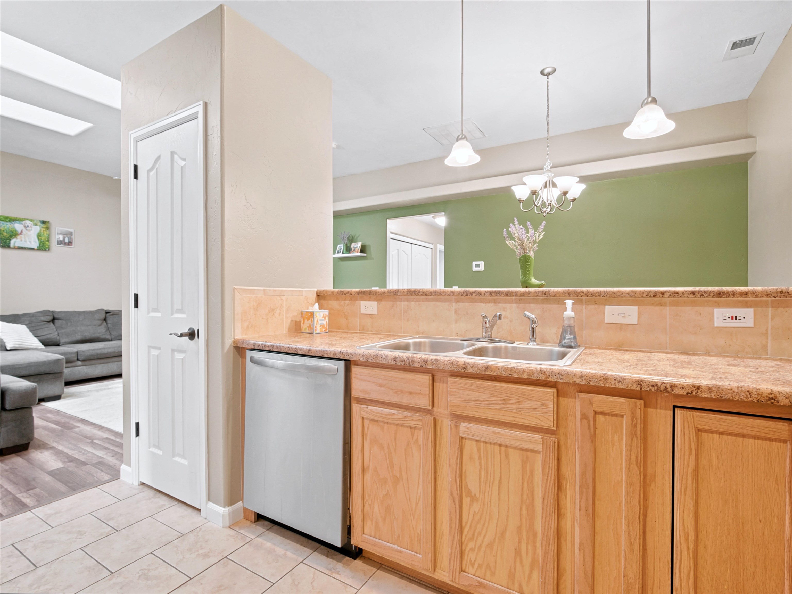 576 1/2 Belhaven Way Property Photo 6