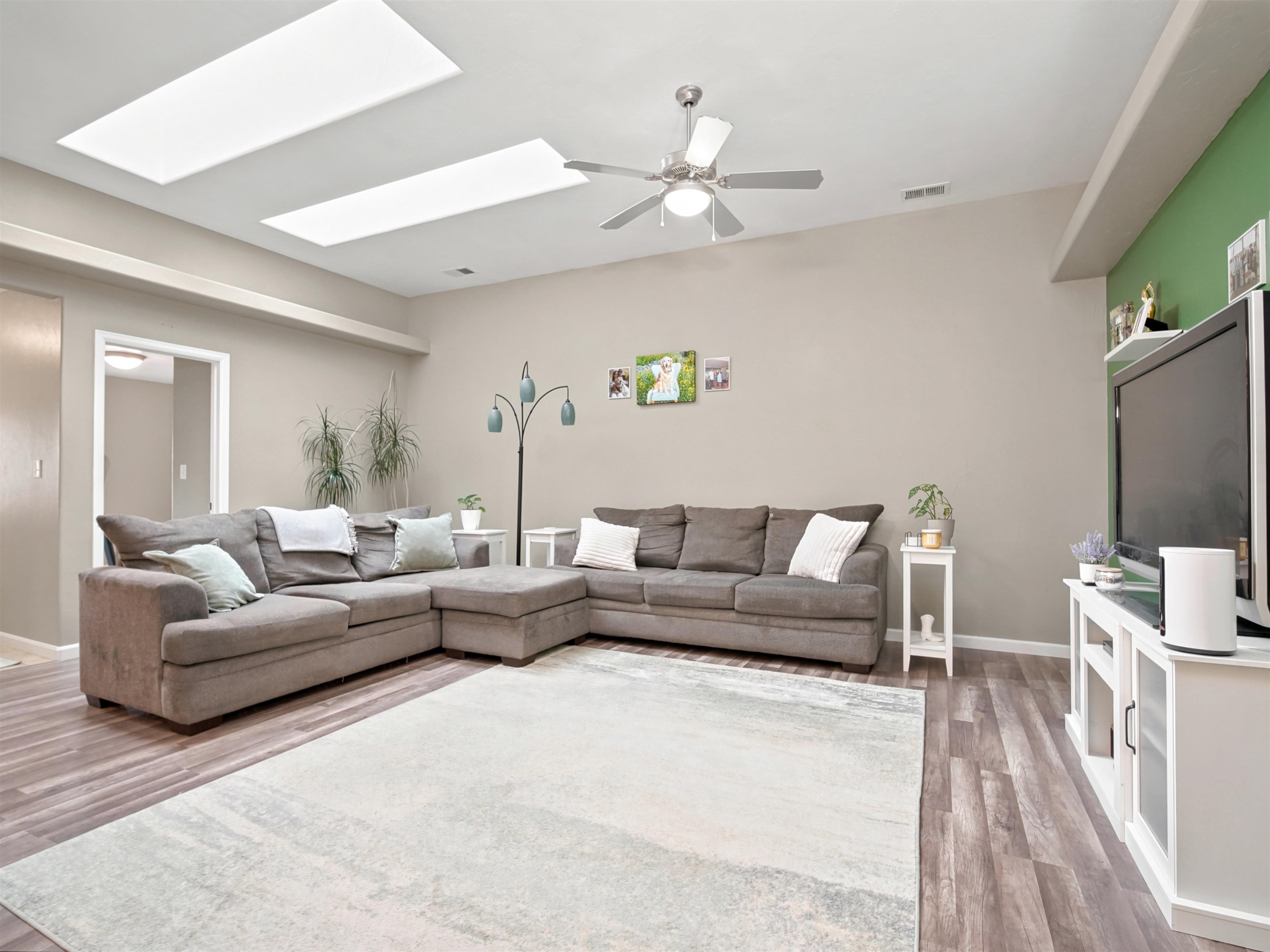 576 1/2 Belhaven Way Property Photo 8