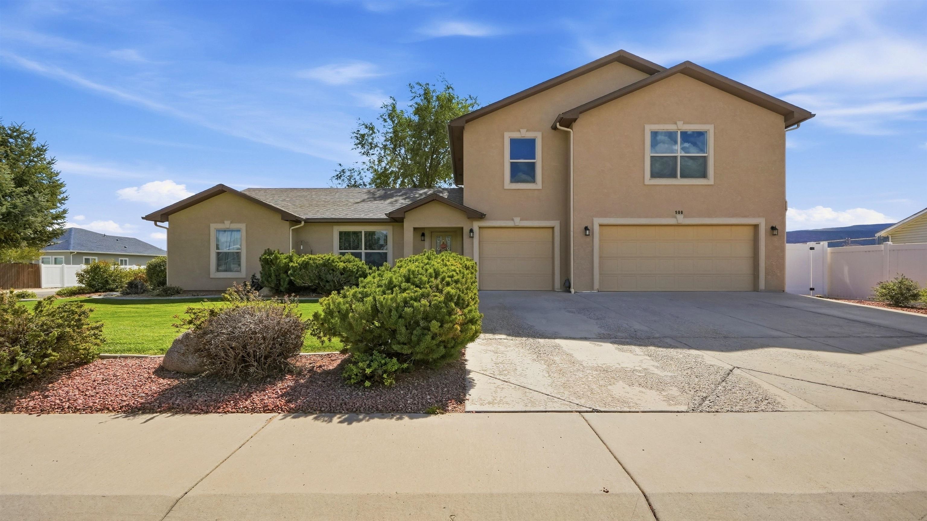 908 Kaley Street Property Photo 1