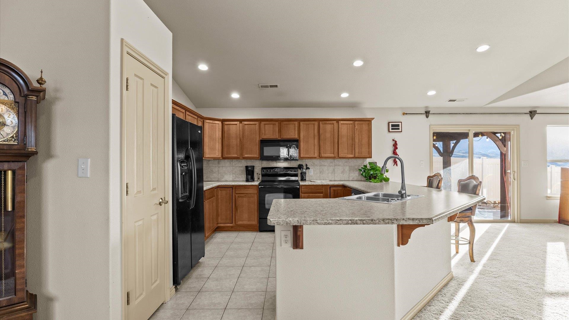 908 Kaley Street Property Photo 6
