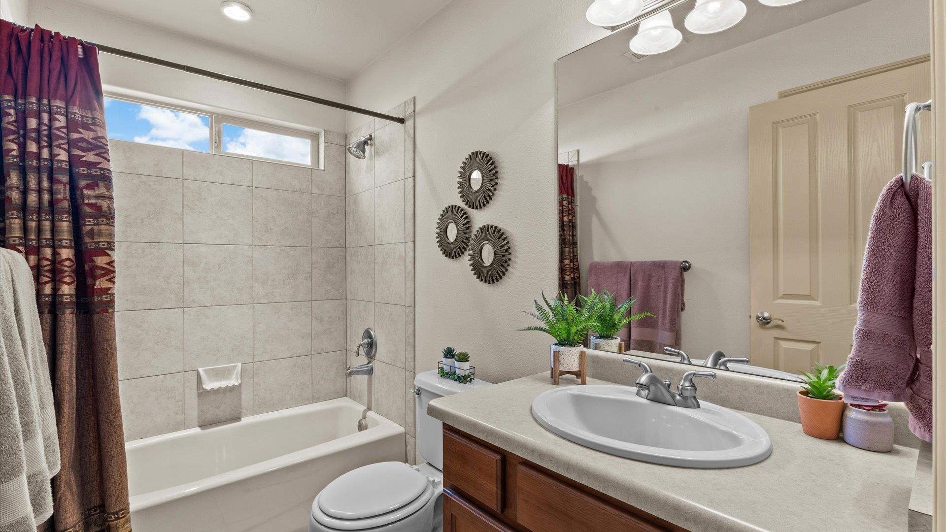 908 Kaley Street Property Photo 15