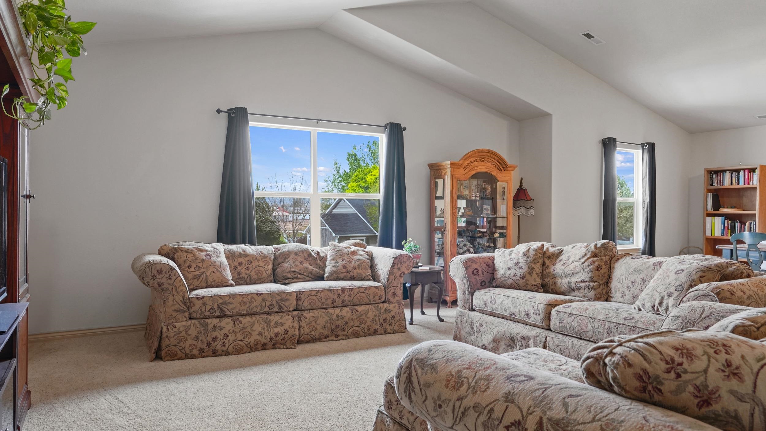908 Kaley Street Property Photo 16