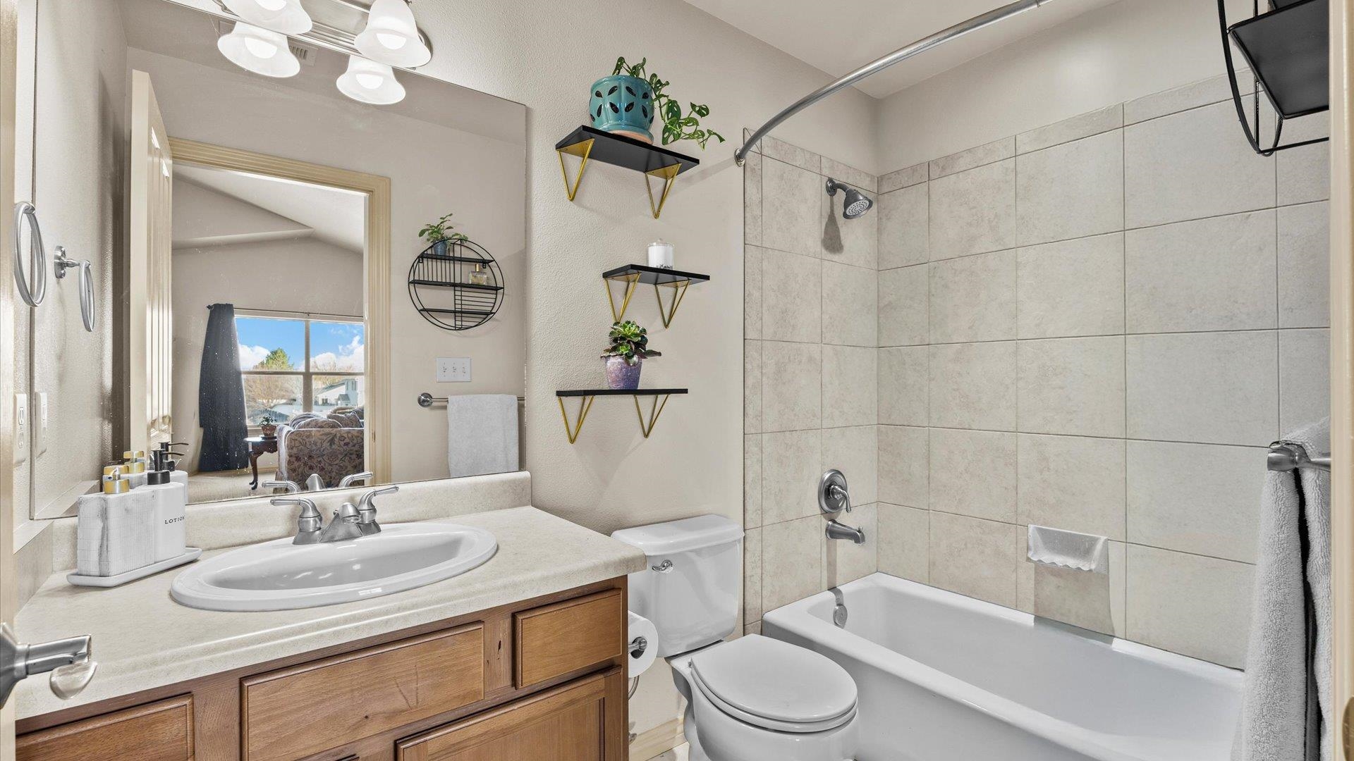 908 Kaley Street Property Photo 17