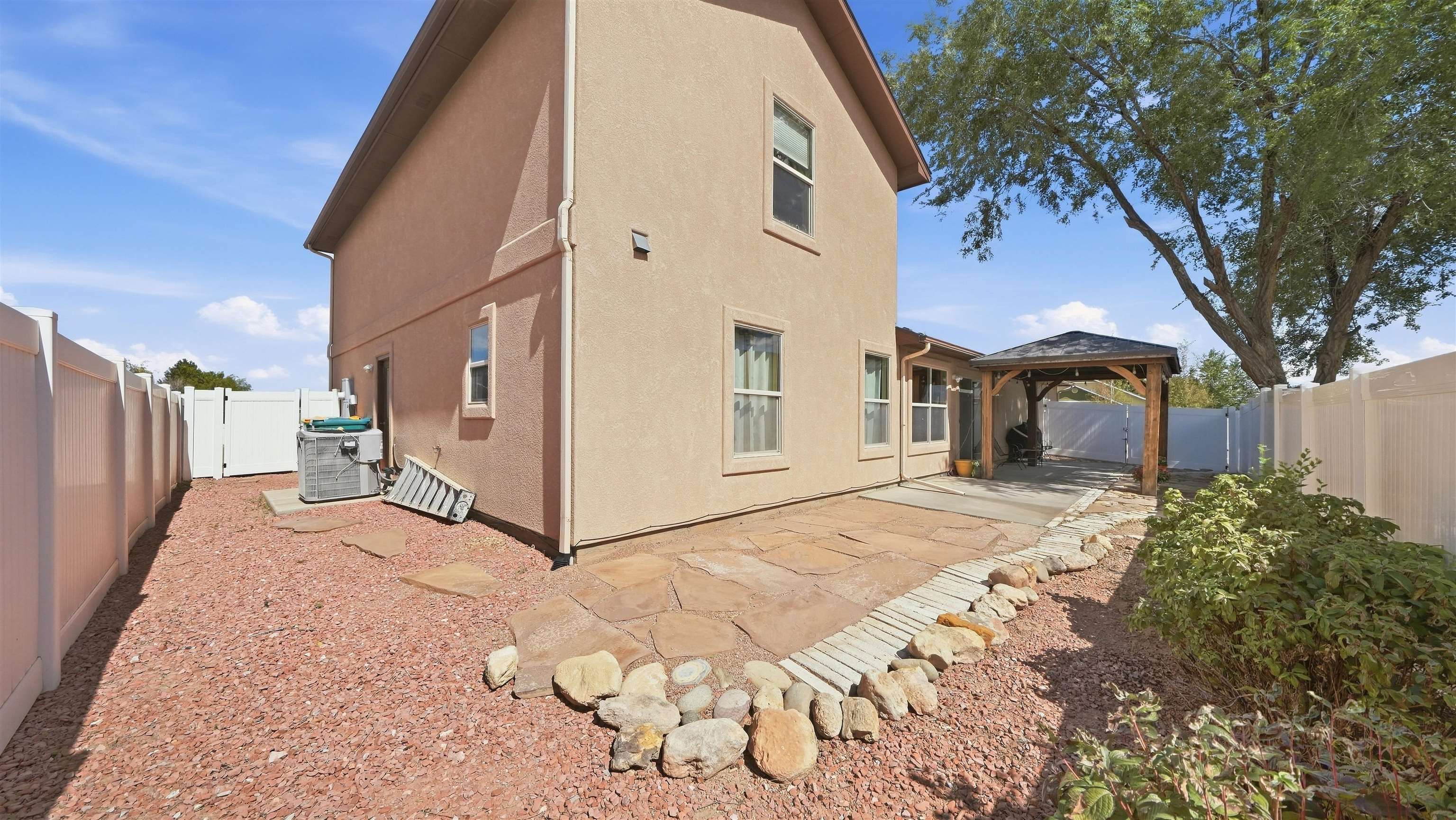 908 Kaley Street Property Photo 21