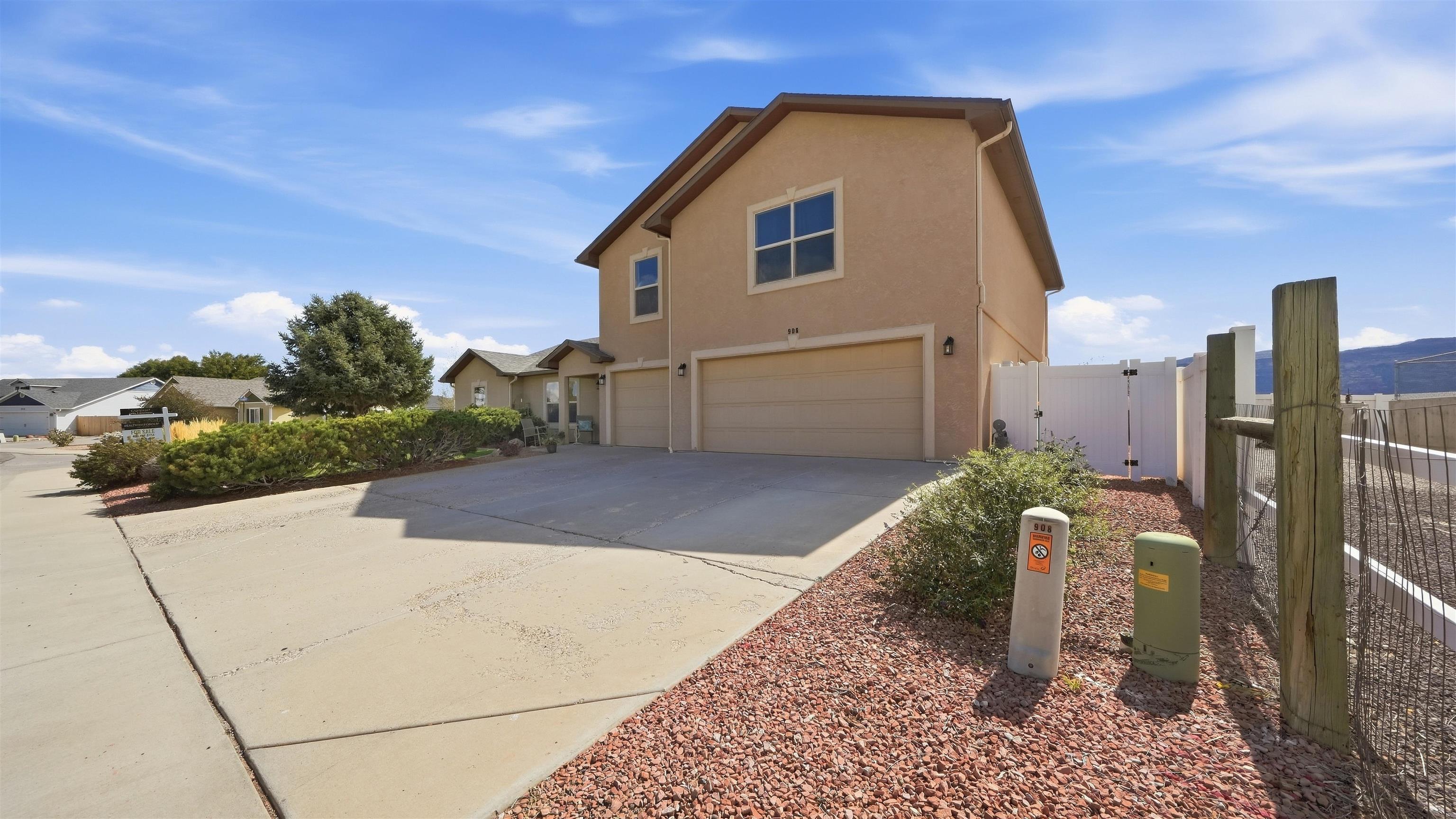 908 Kaley Street Property Photo 23