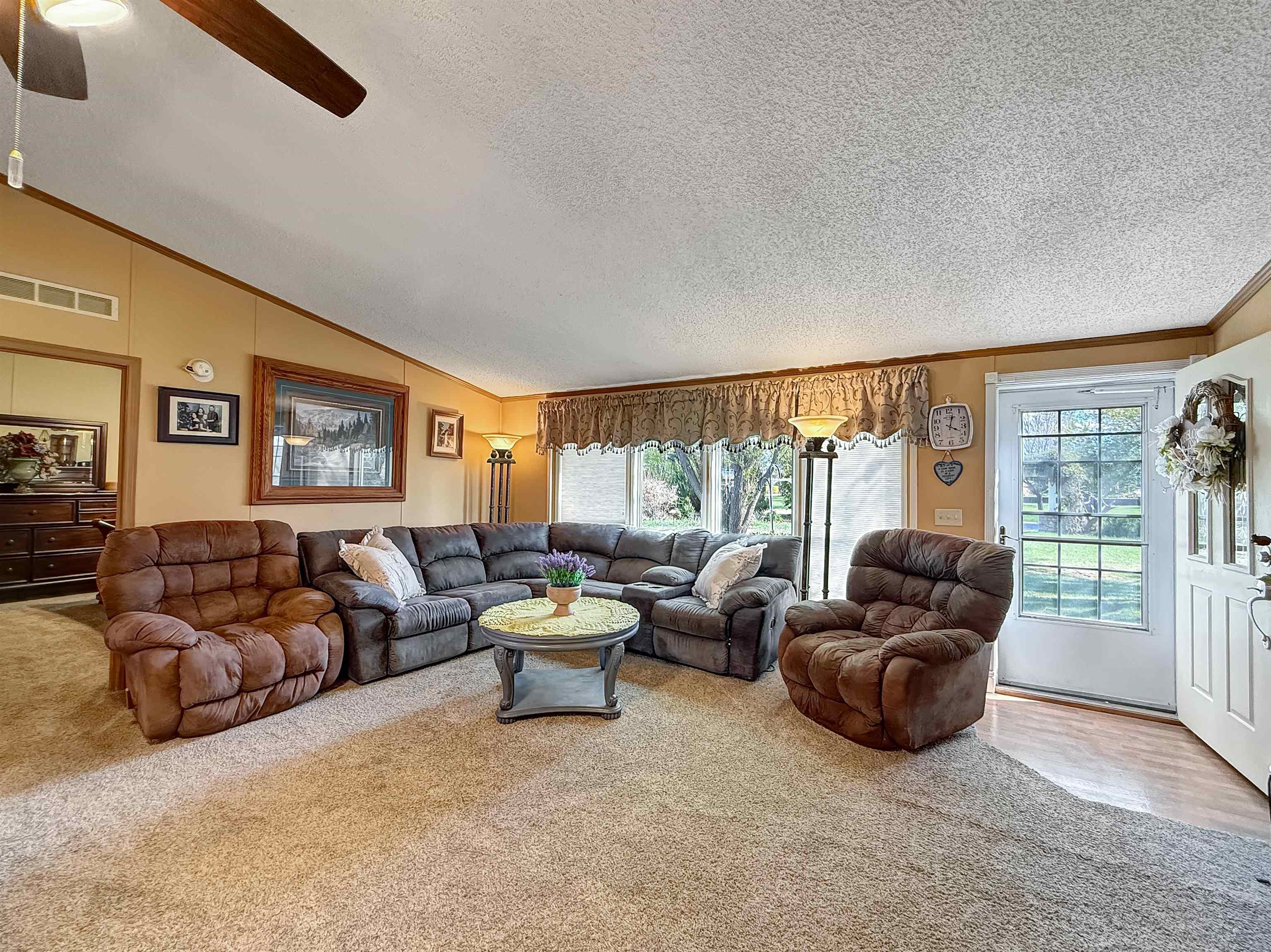 5955 Sawmill Mesa Road Property Photo 3