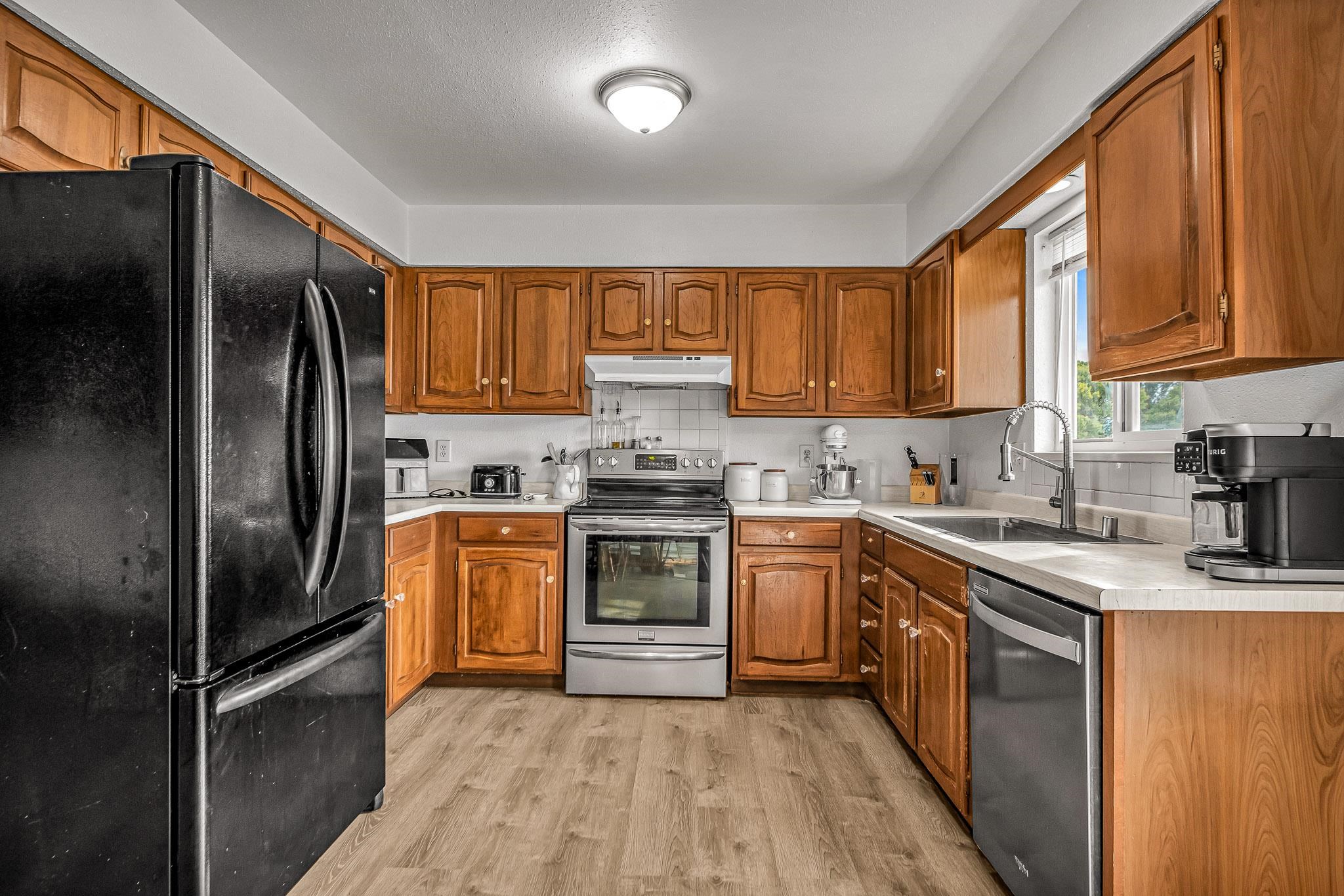 555 Eastbrook Street Property Photo 7