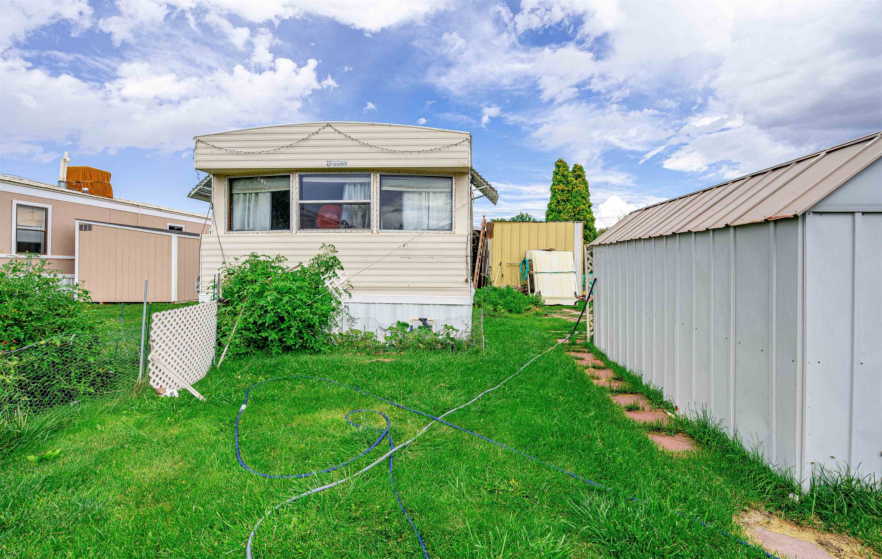 3251 E Road Property Photo 3