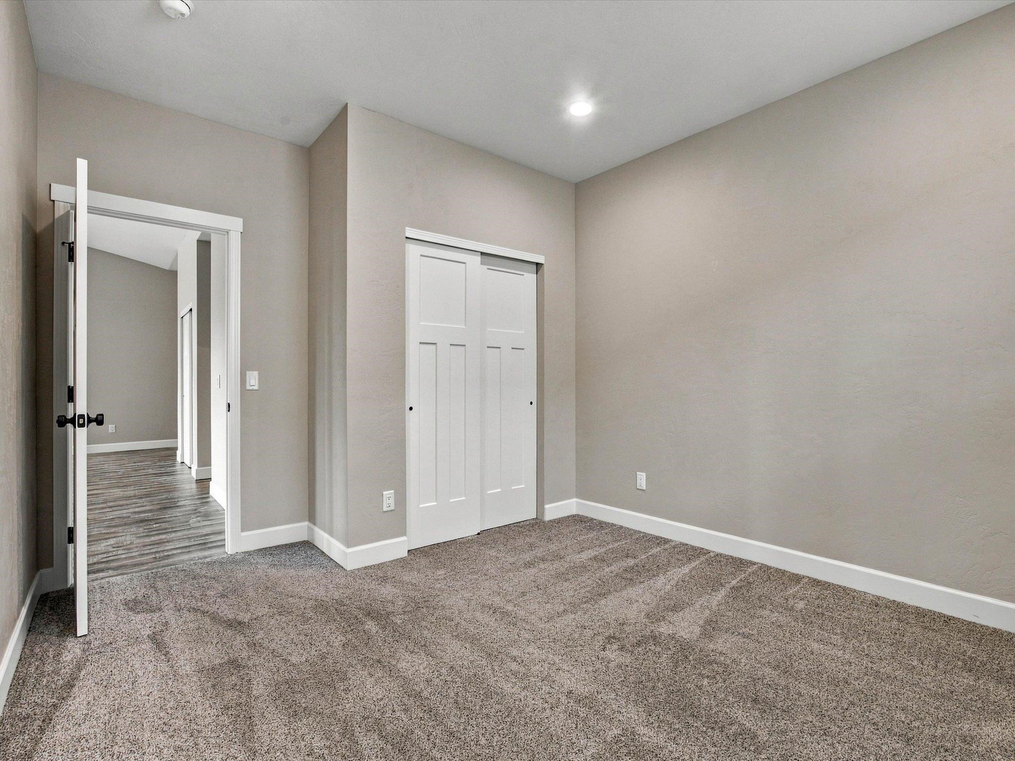 680 Arran Way Property Photo 18