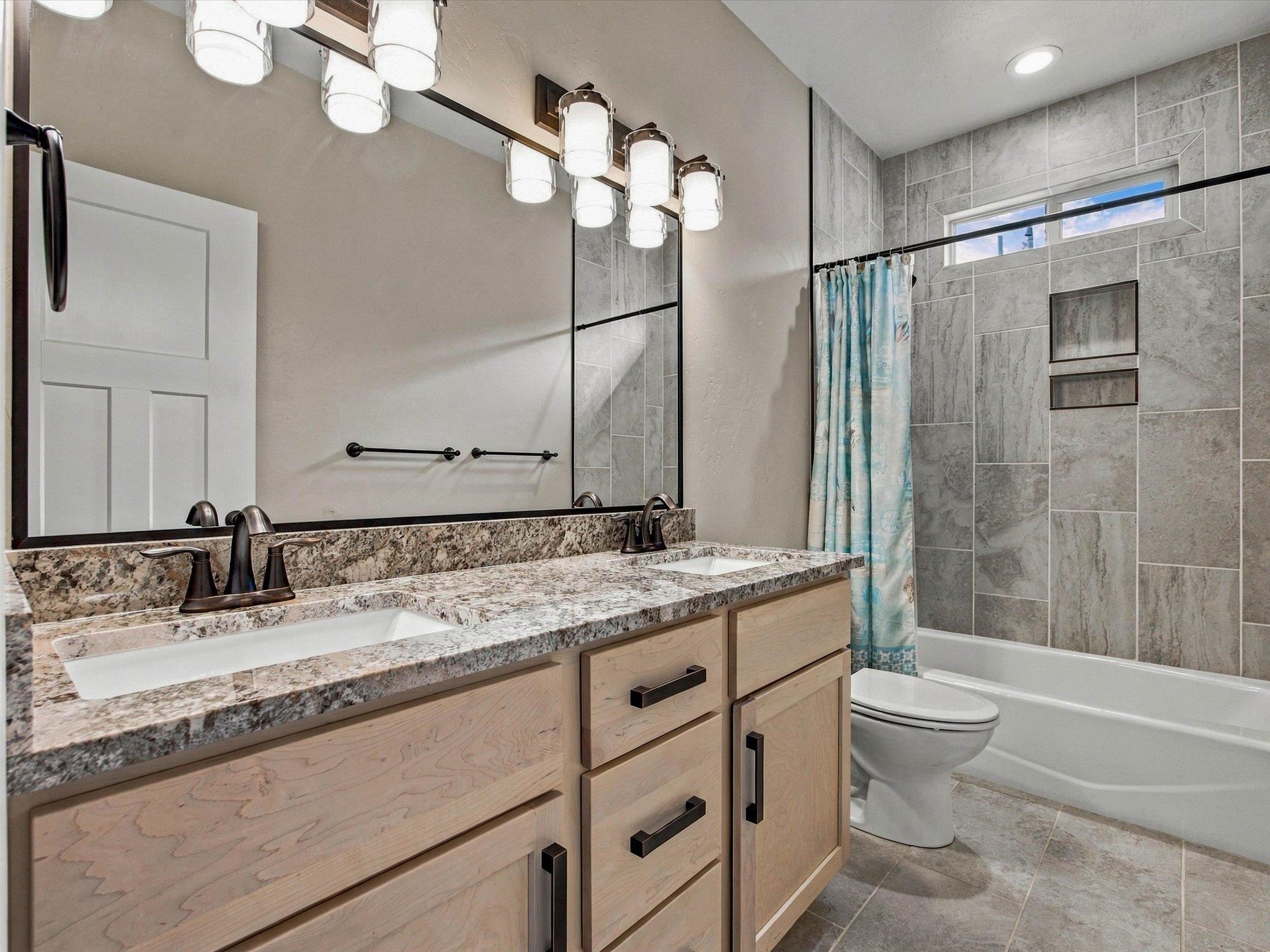 680 Arran Way Property Photo 20