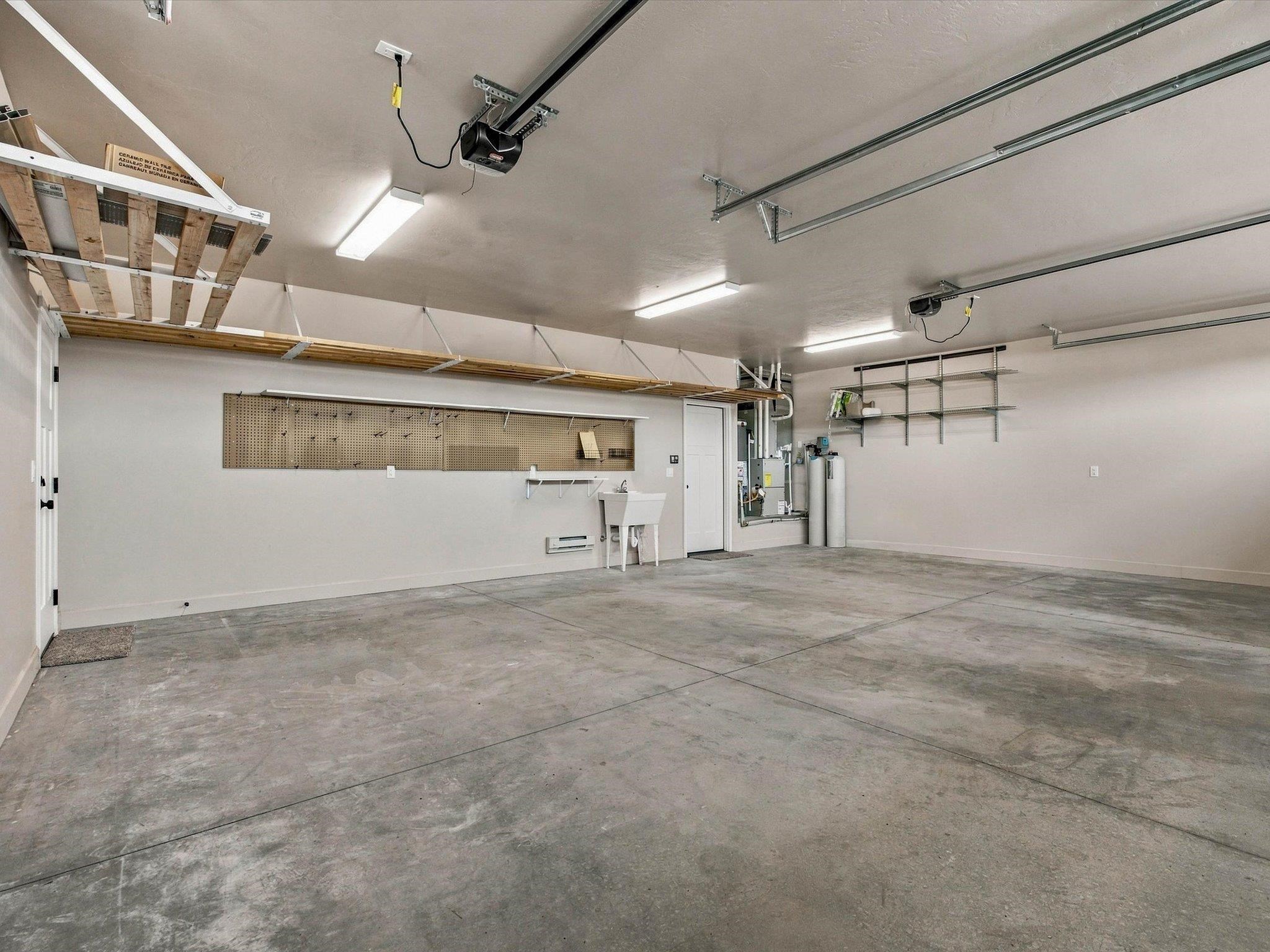 680 Arran Way Property Photo 22