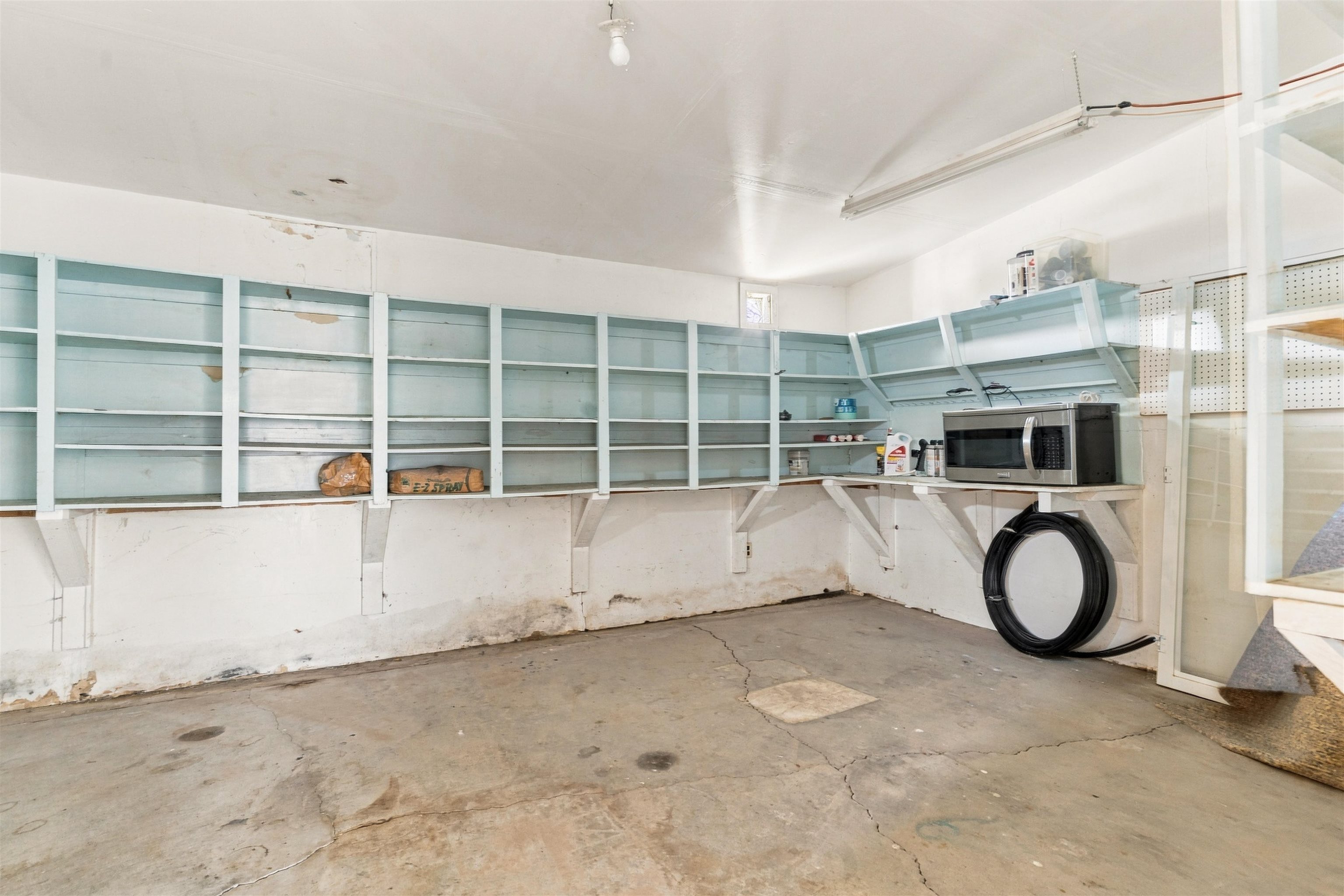 687 Coffman Road Property Photo 11