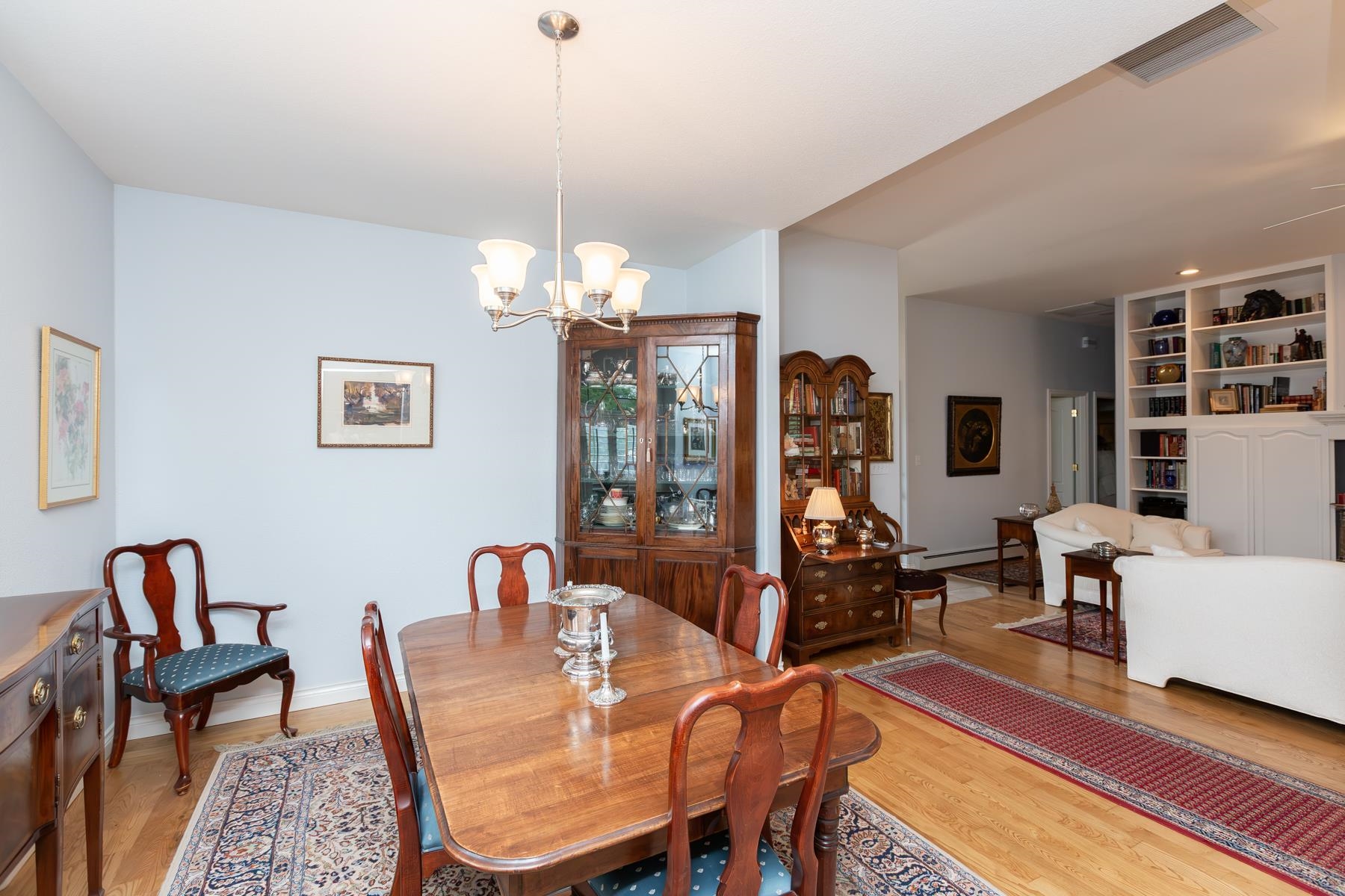 2326 Knoll Circle Property Photo 8