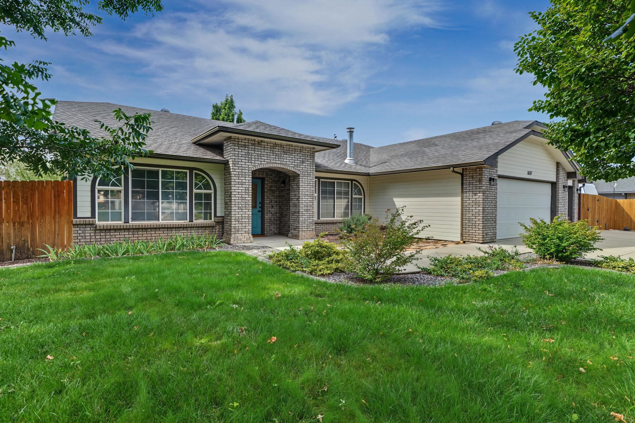 637 Silver Oak Drive Property Photo 2