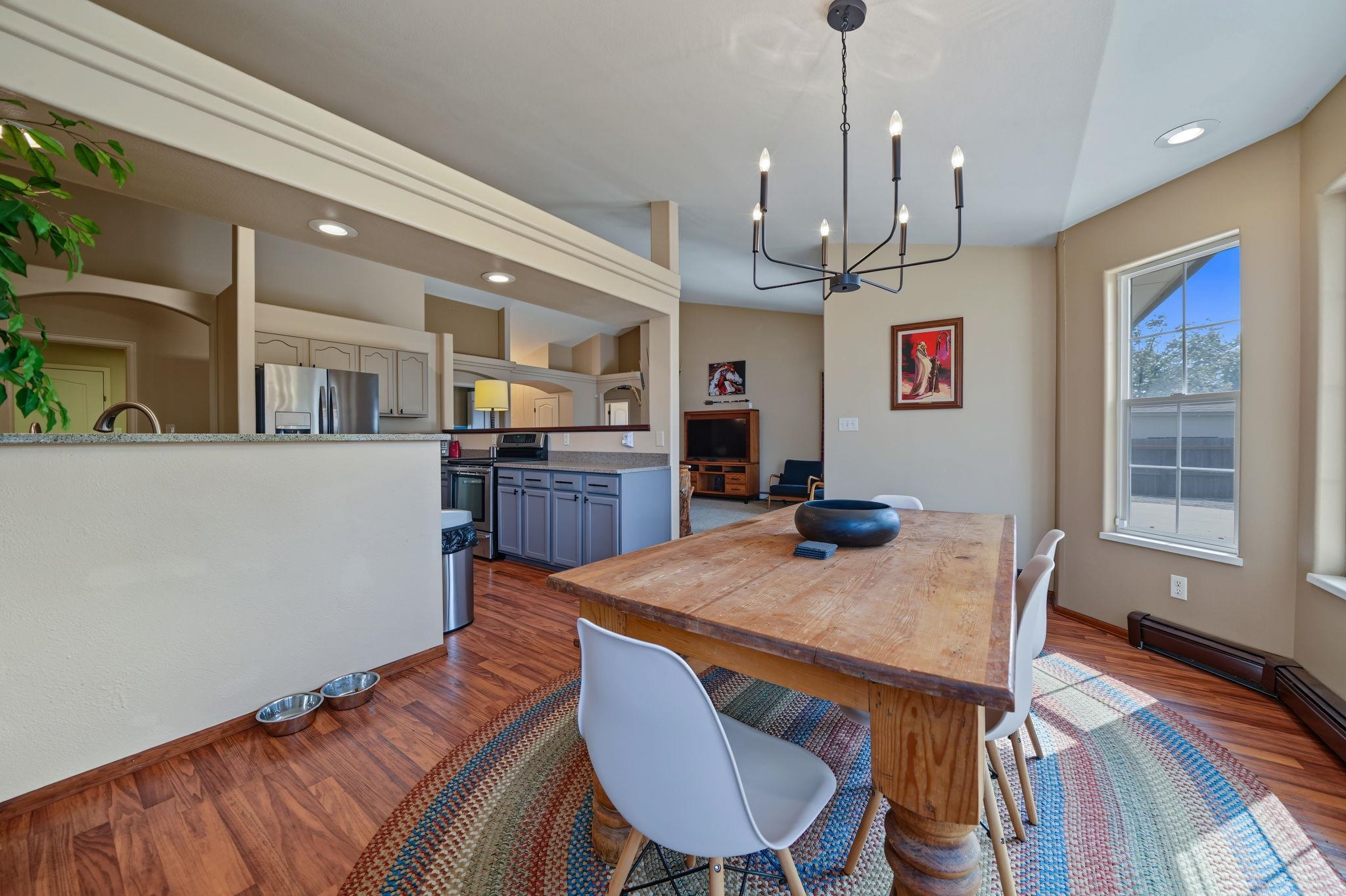 637 Silver Oak Drive Property Photo 8