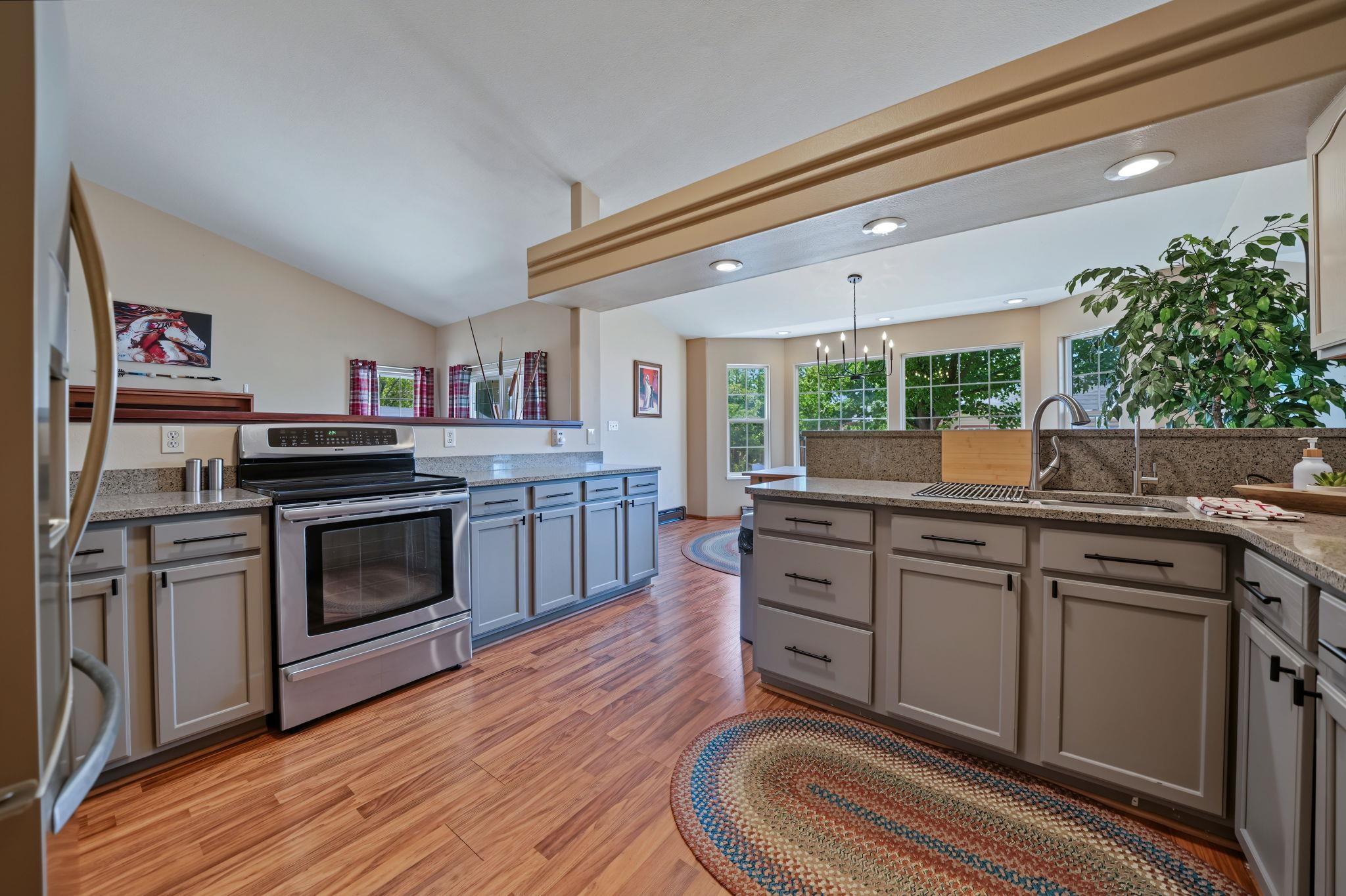 637 Silver Oak Drive Property Photo 10