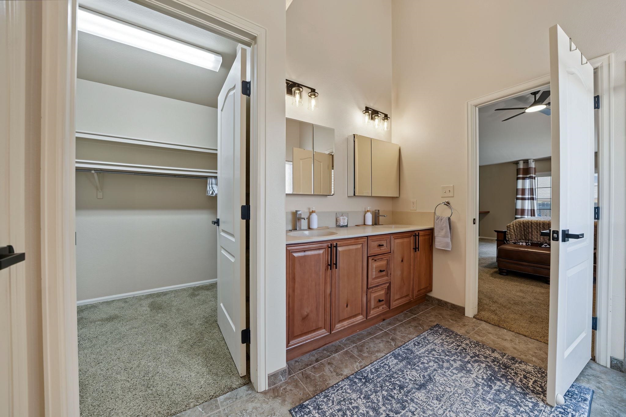 637 Silver Oak Drive Property Photo 15