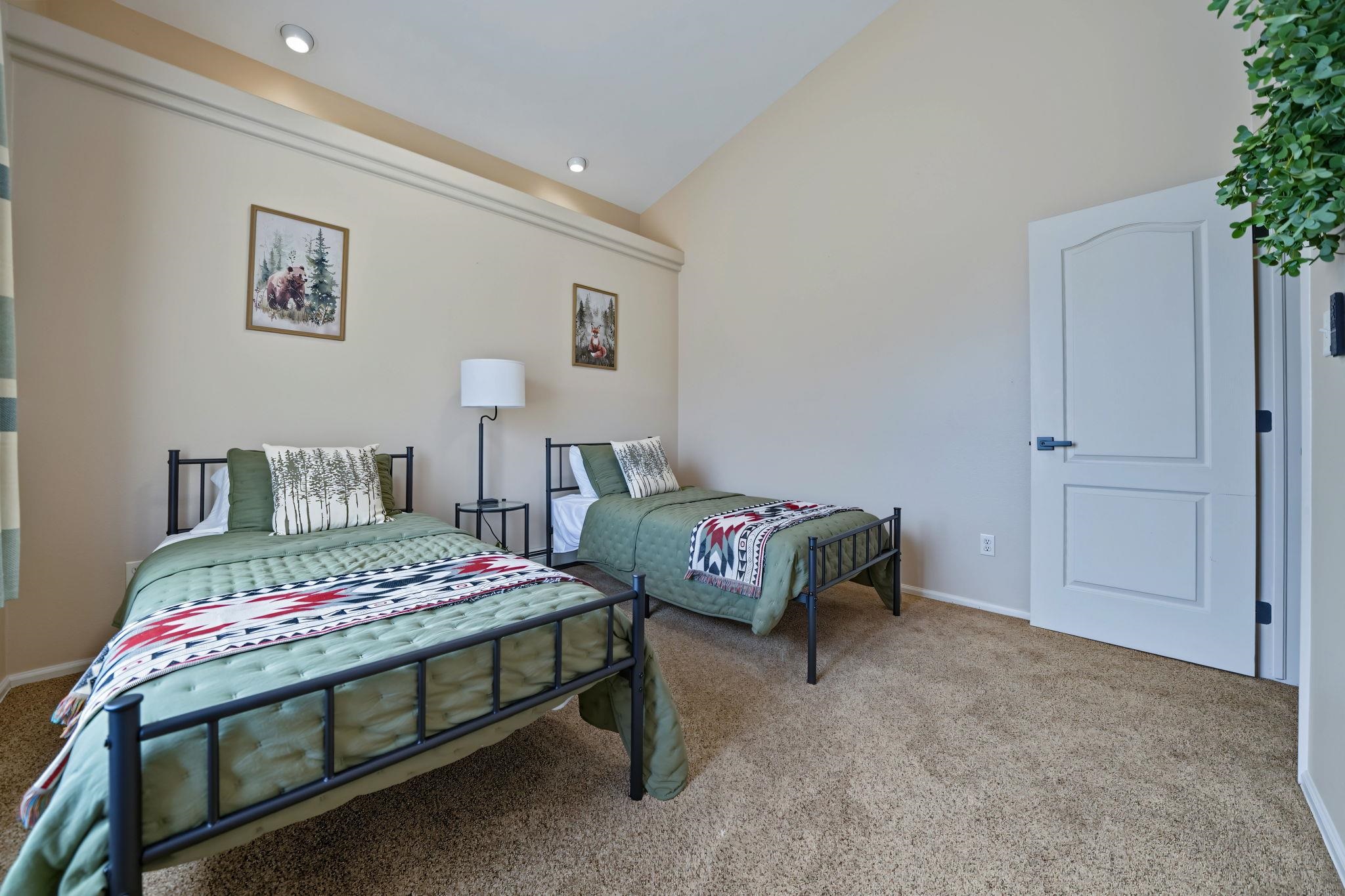 637 Silver Oak Drive Property Photo 17