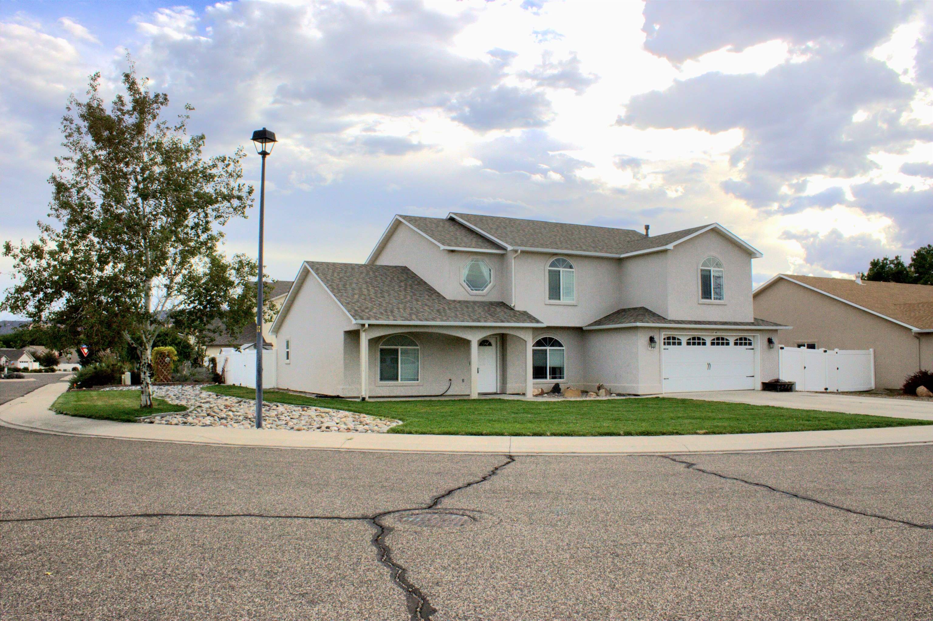 928 Dee Ann Street Property Photo 1