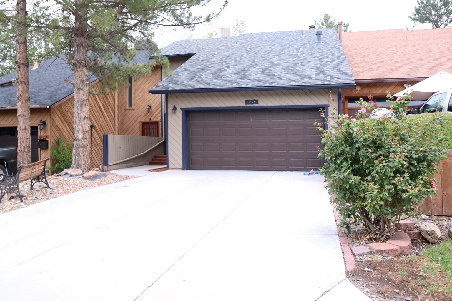 375 W Valley Circle Property Photo 1