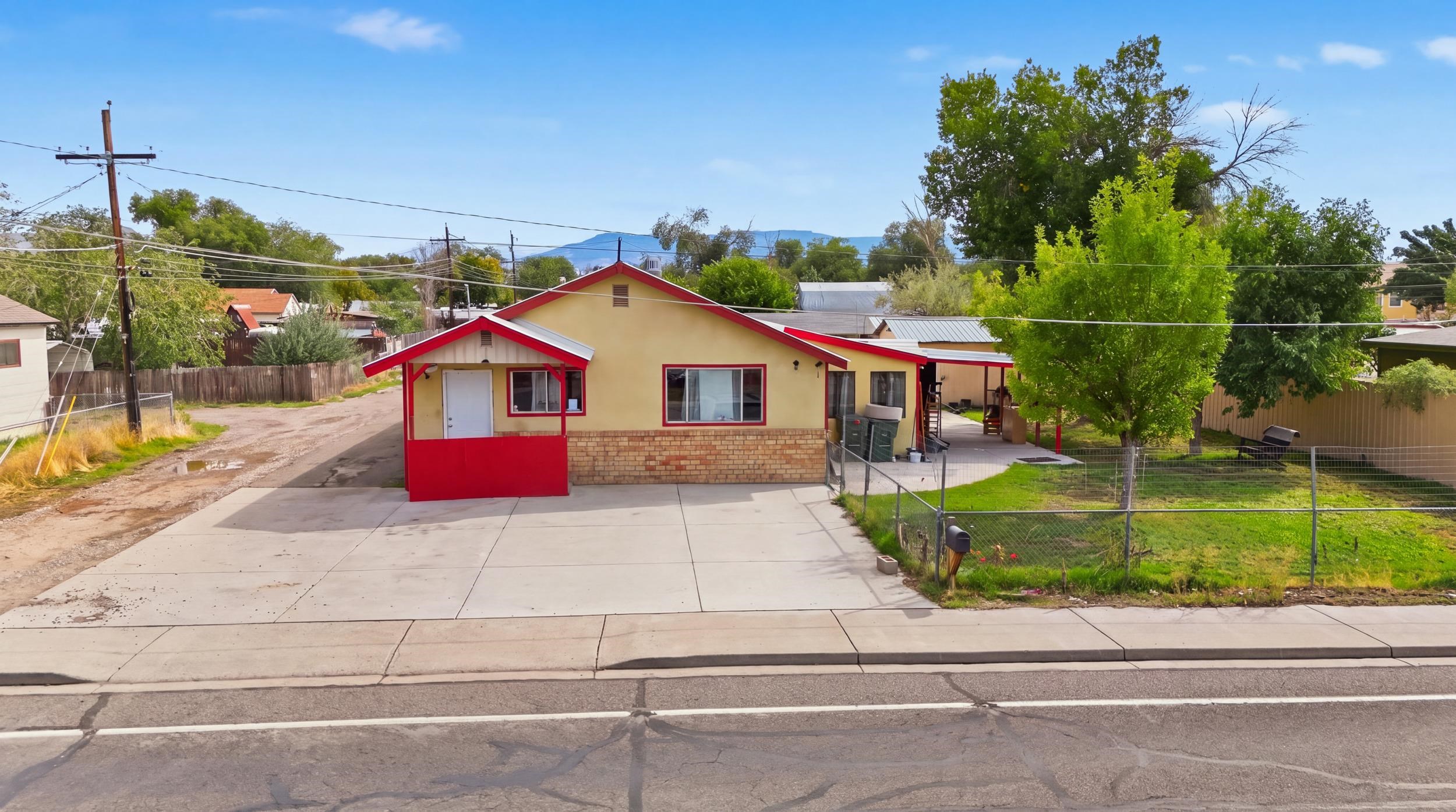 528 28 Road Property Photo 1