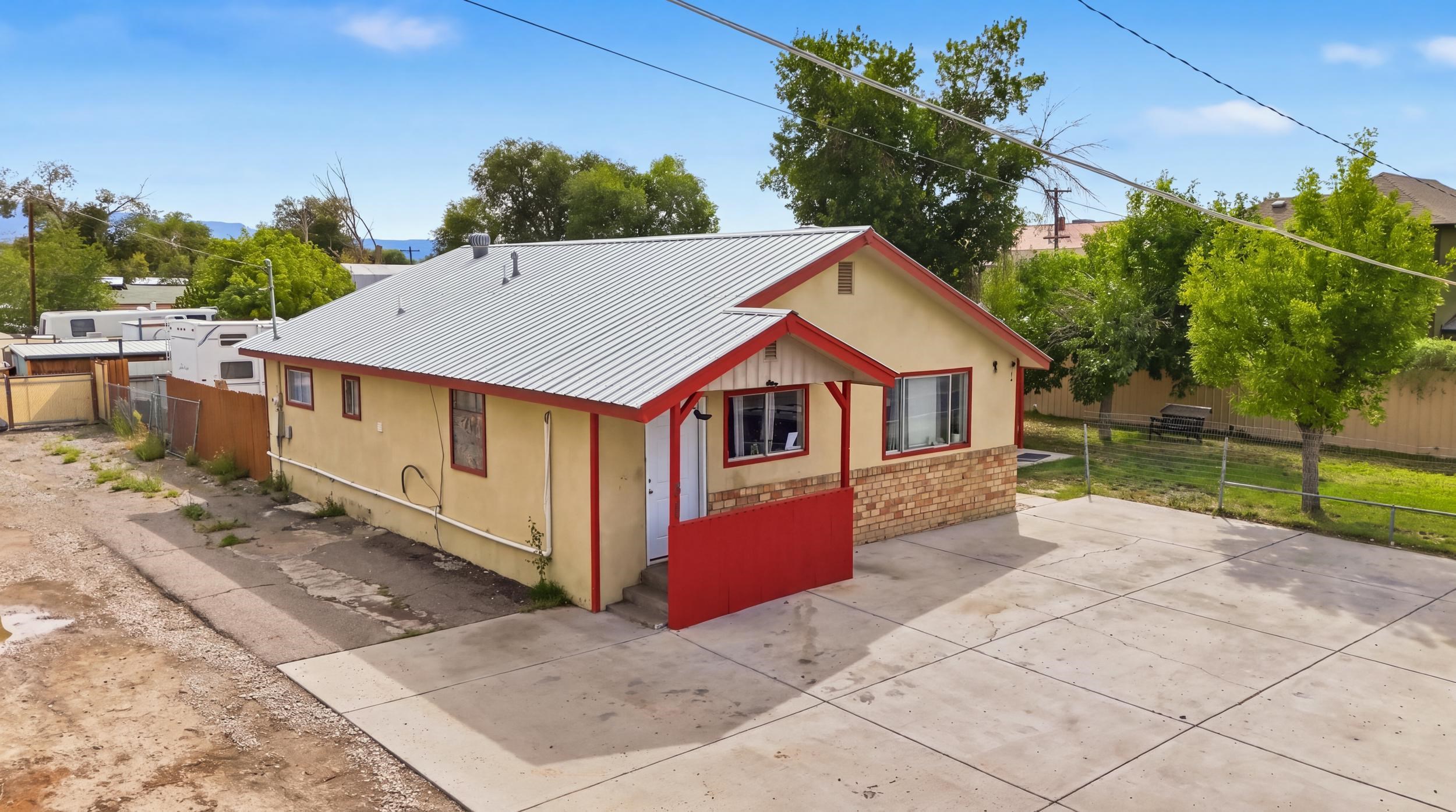 528 28 Road Property Photo 2