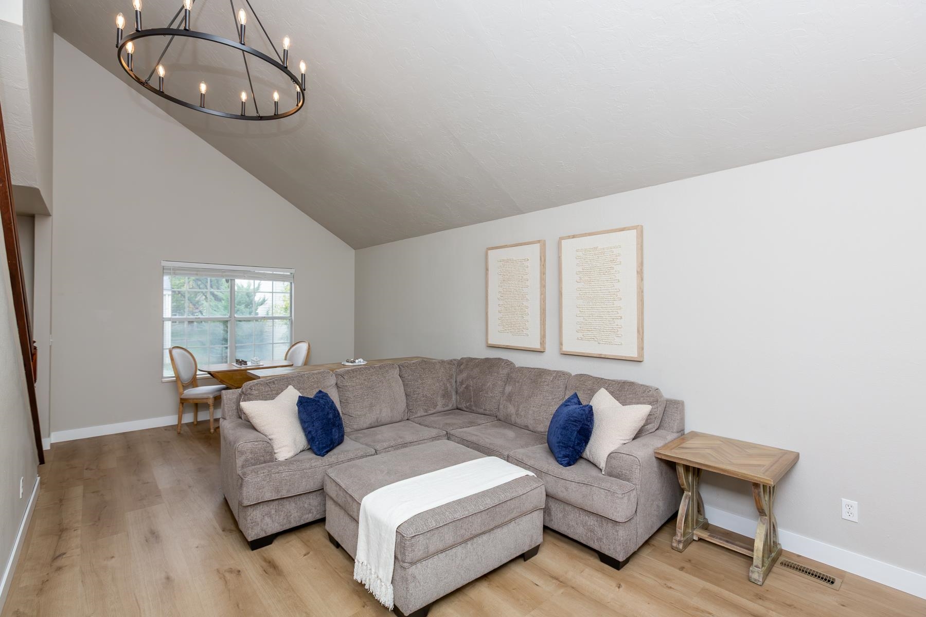 15 Chardonnay Court Property Photo 4