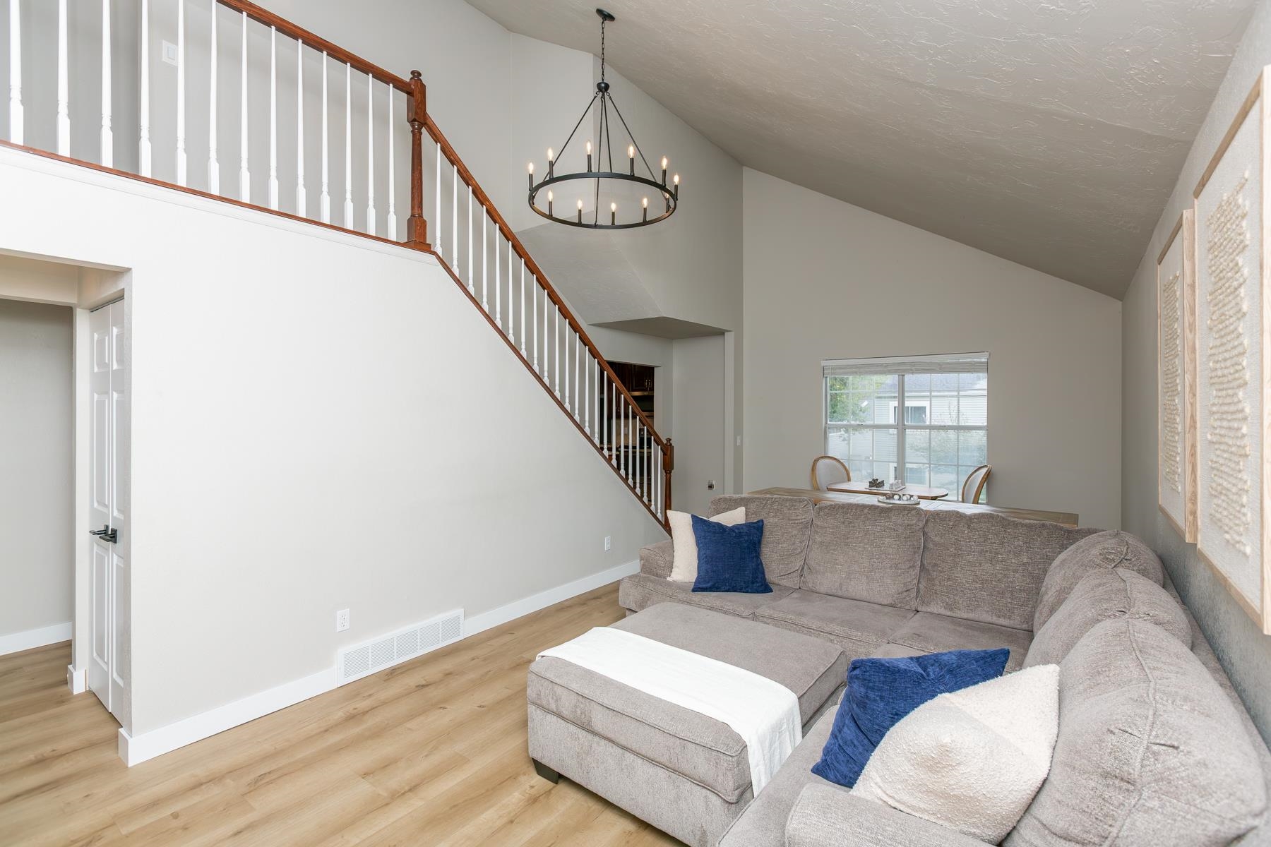 15 Chardonnay Court Property Photo 5