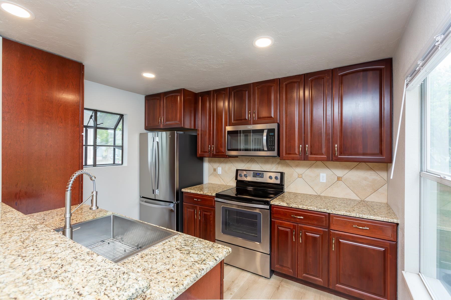 15 Chardonnay Court Property Photo 12