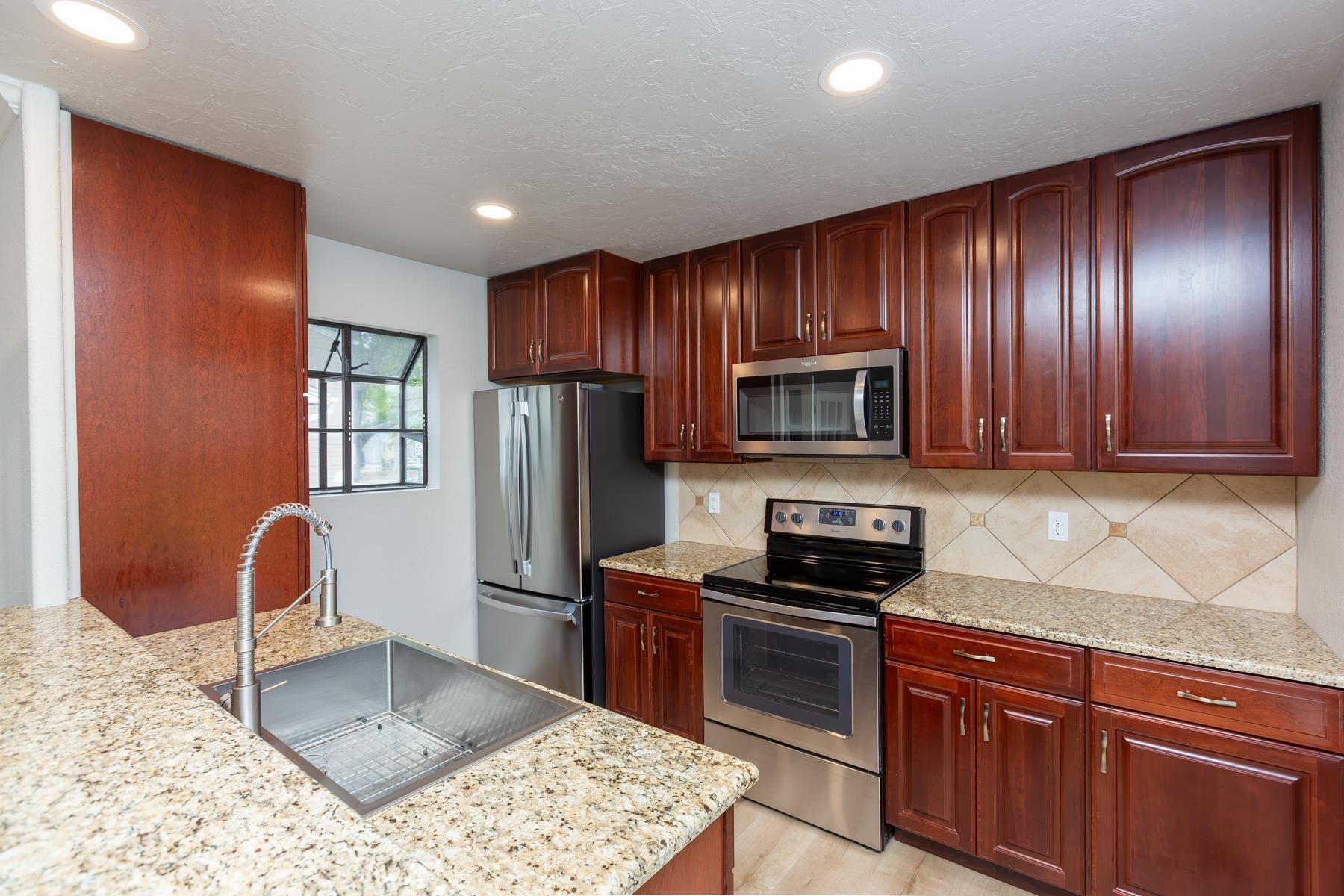 15 Chardonnay Court Property Photo 13
