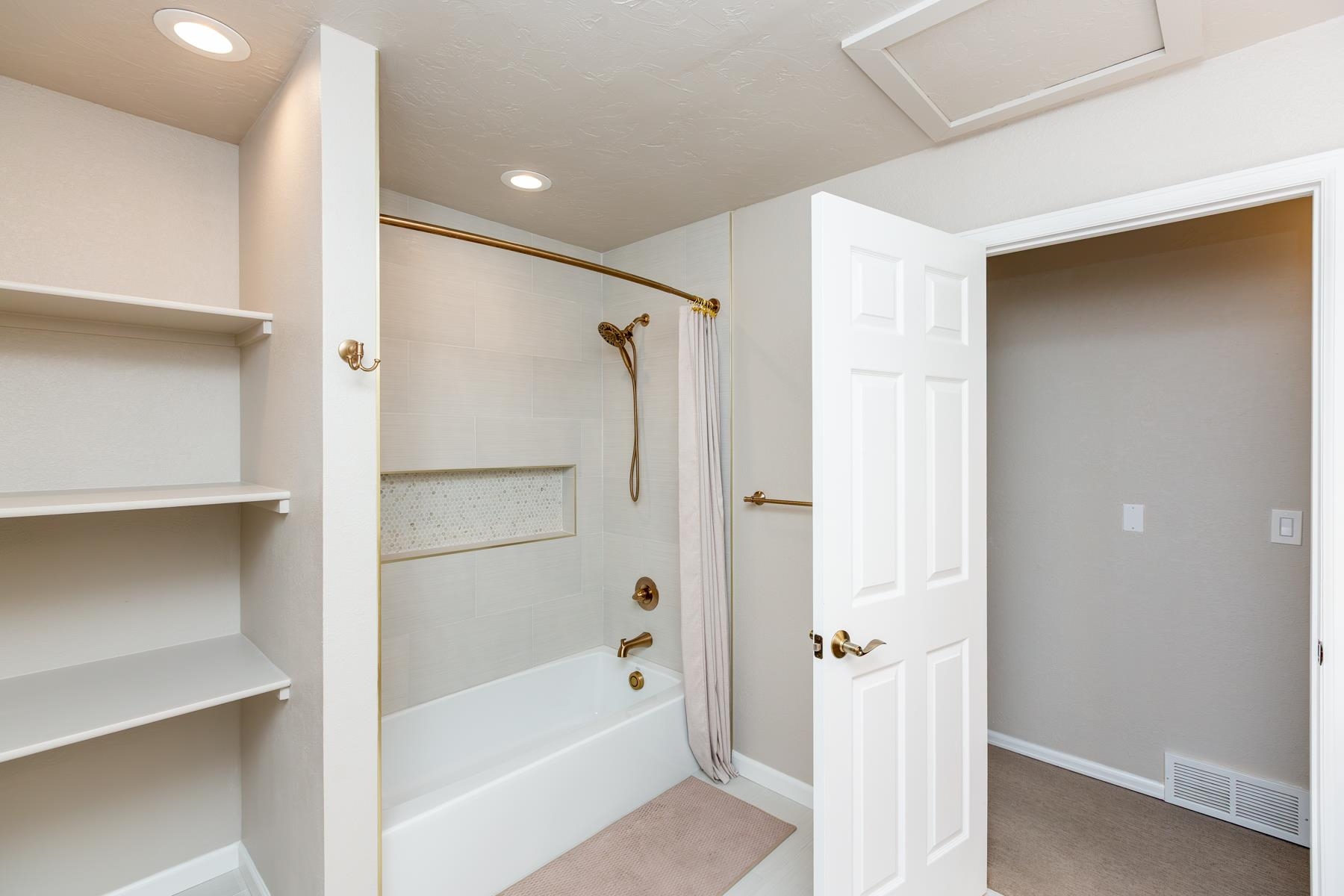 15 Chardonnay Court Property Photo 29