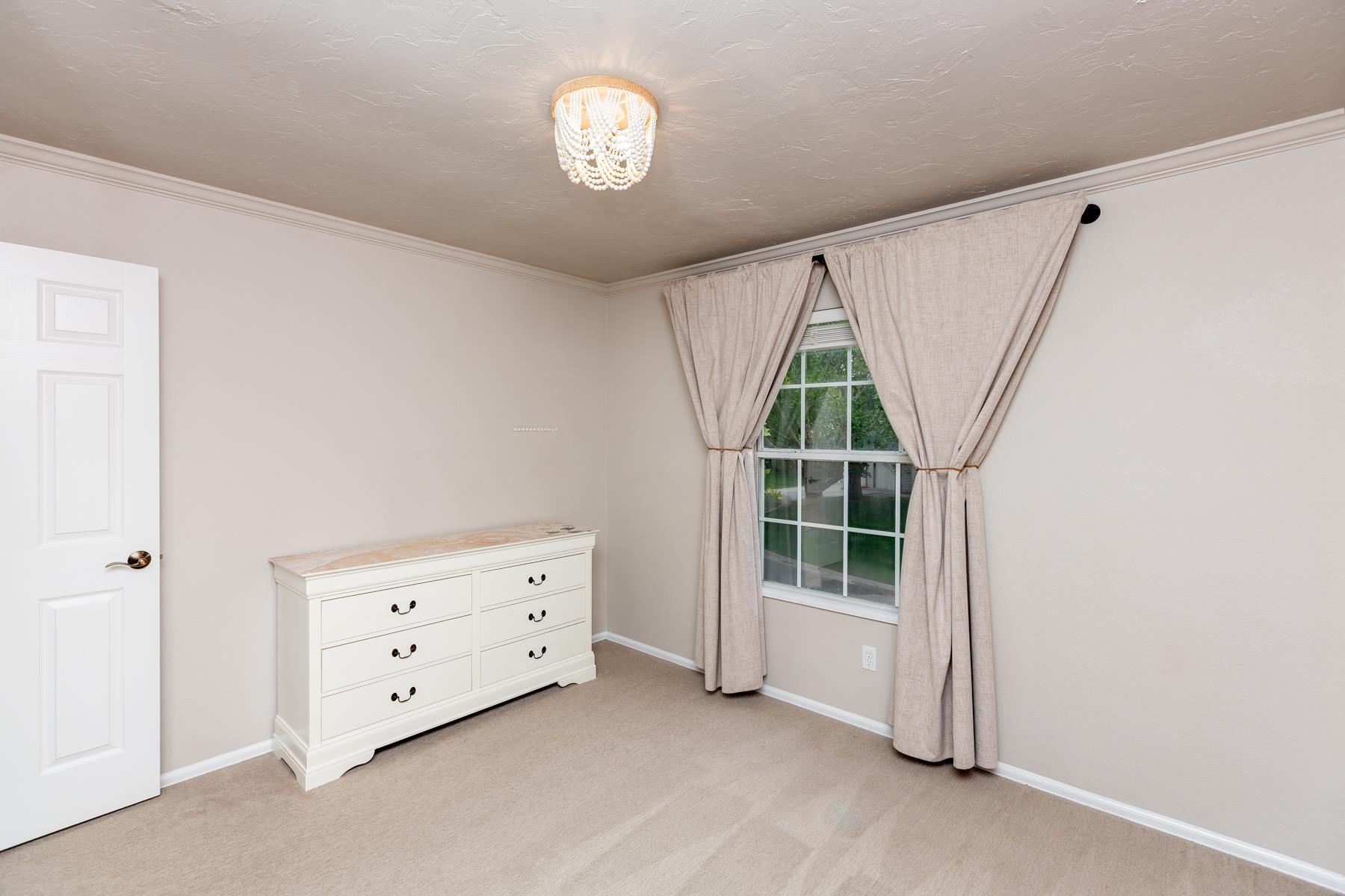 15 Chardonnay Court Property Photo 32