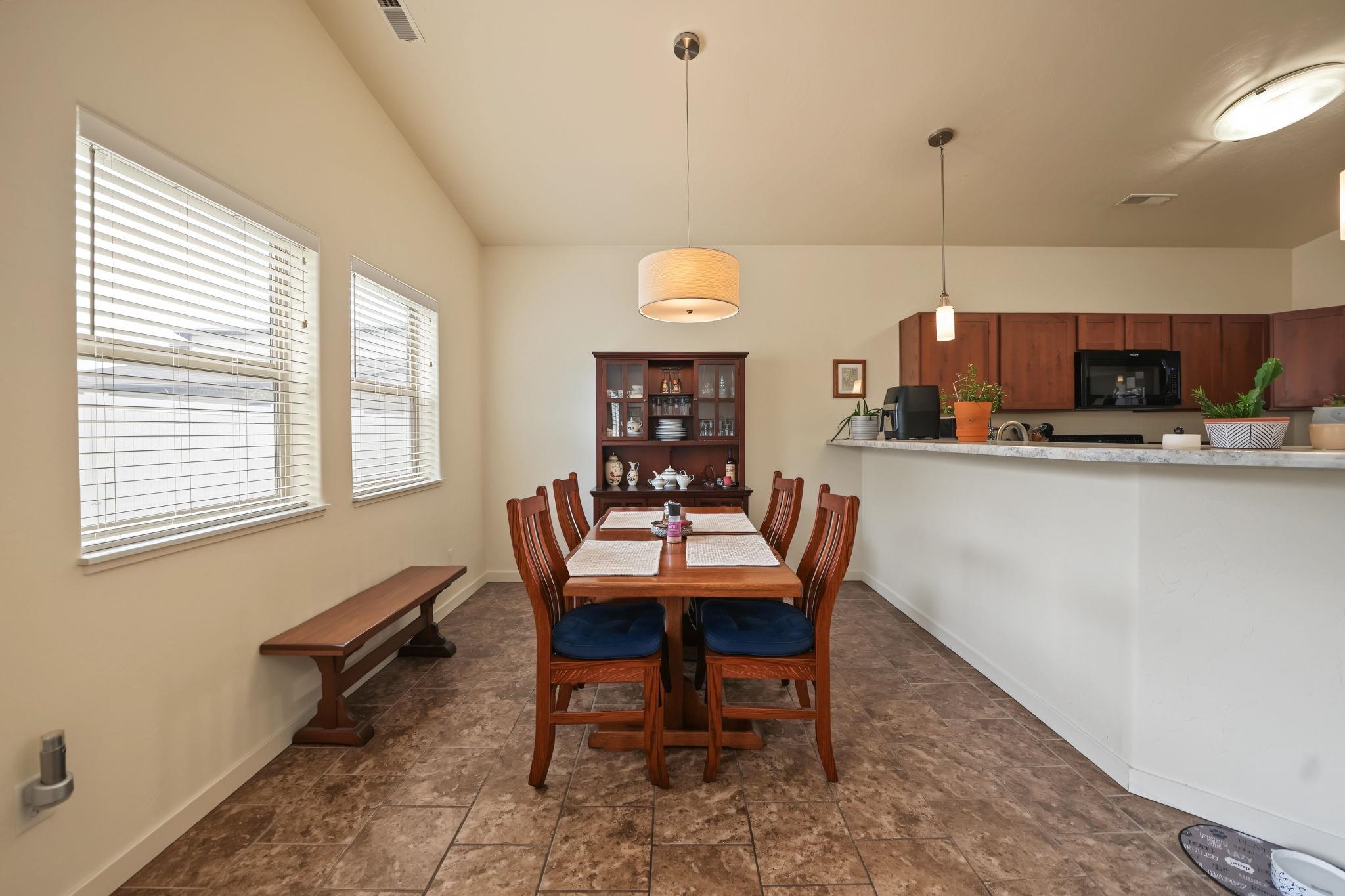 390 Blue River Drive Property Photo 8